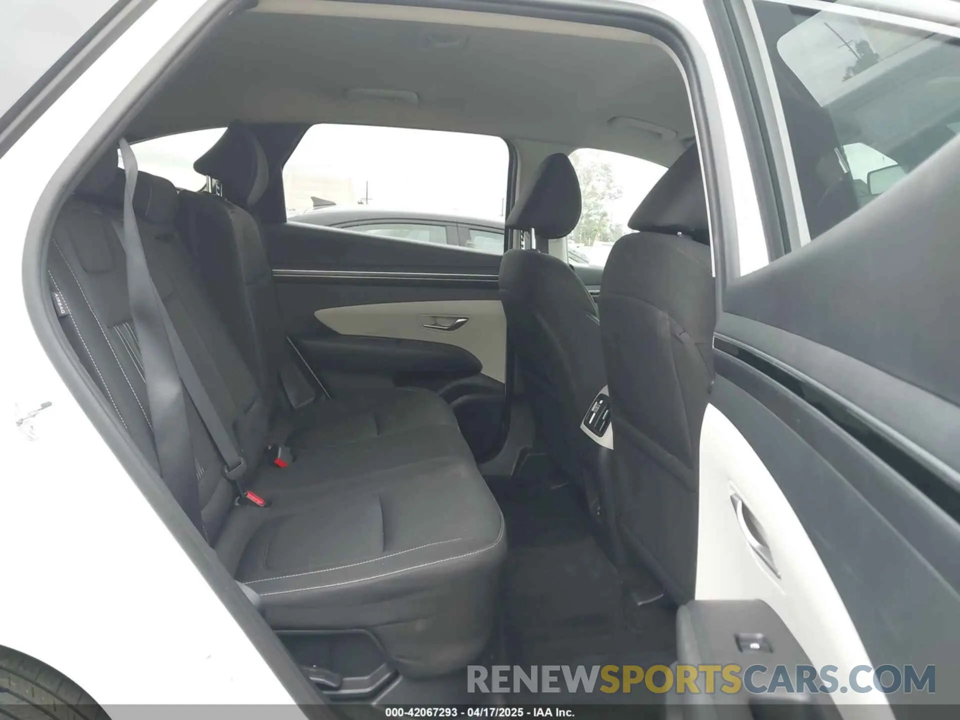 8 Photograph of a damaged car KM8JBCD11RU205511 HYUNDAI TUCSON HYBRID 2024