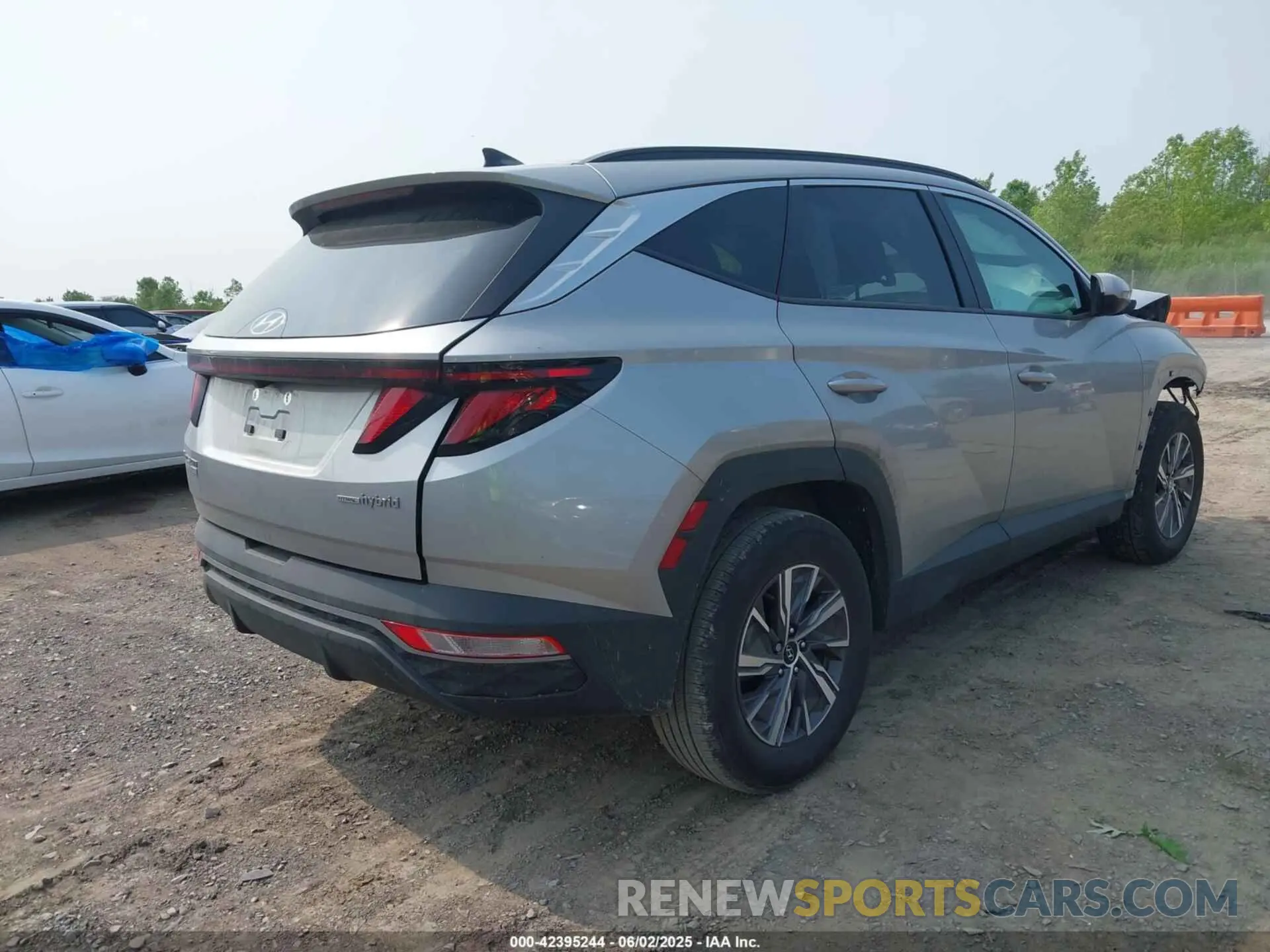 4 Photograph of a damaged car KM8JBCD13RU207860 HYUNDAI TUCSON HYBRID 2024