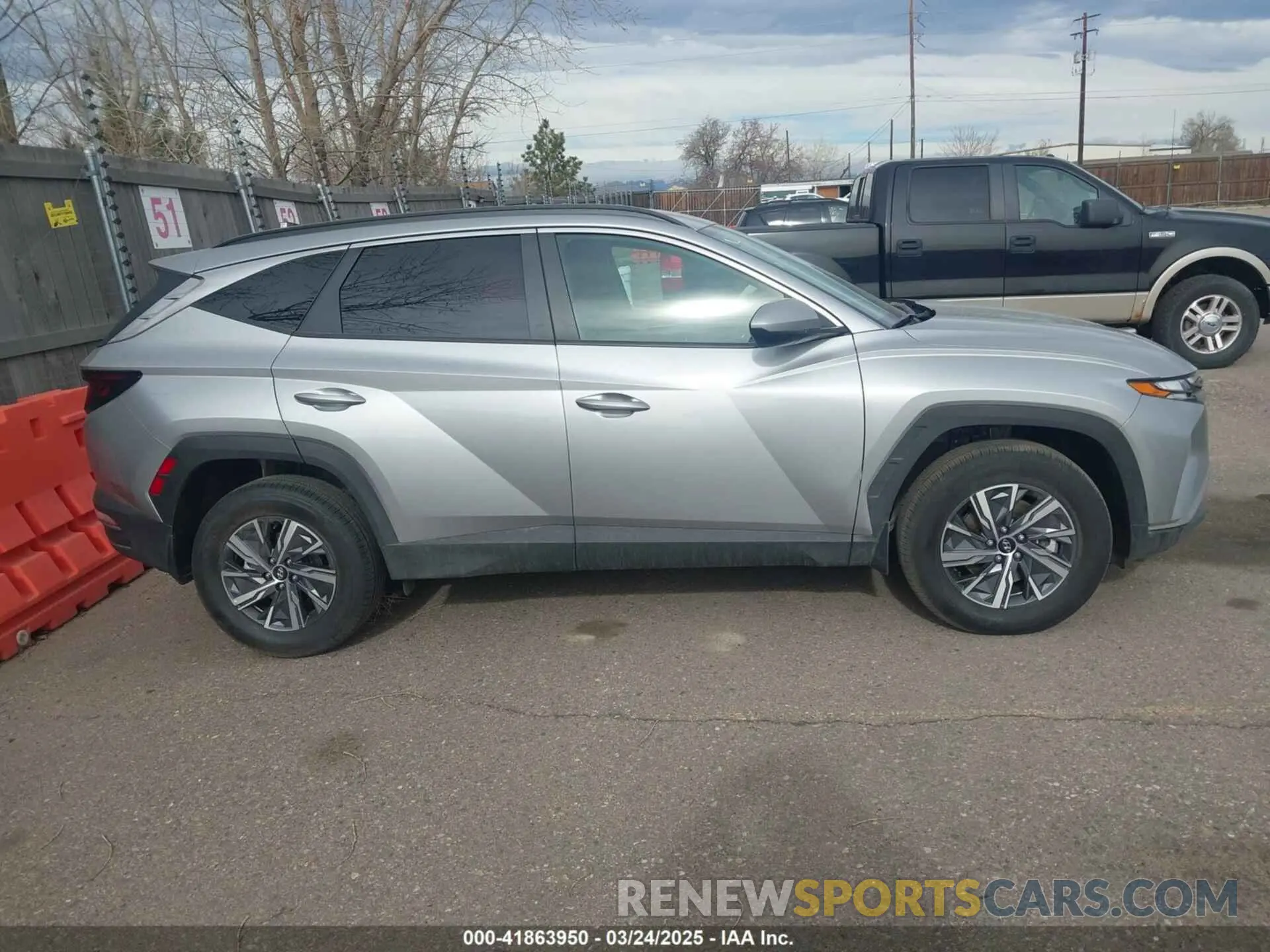 13 Photograph of a damaged car KM8JBCD17RU195387 HYUNDAI TUCSON HYBRID 2024