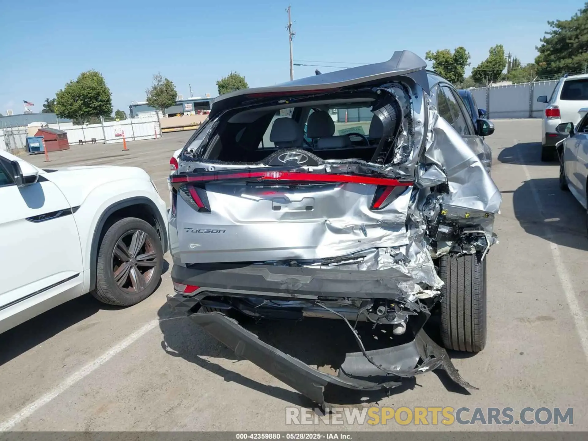 16 Photograph of a damaged car KM8JCCD11RU237100 HYUNDAI TUCSON HYBRID 2024