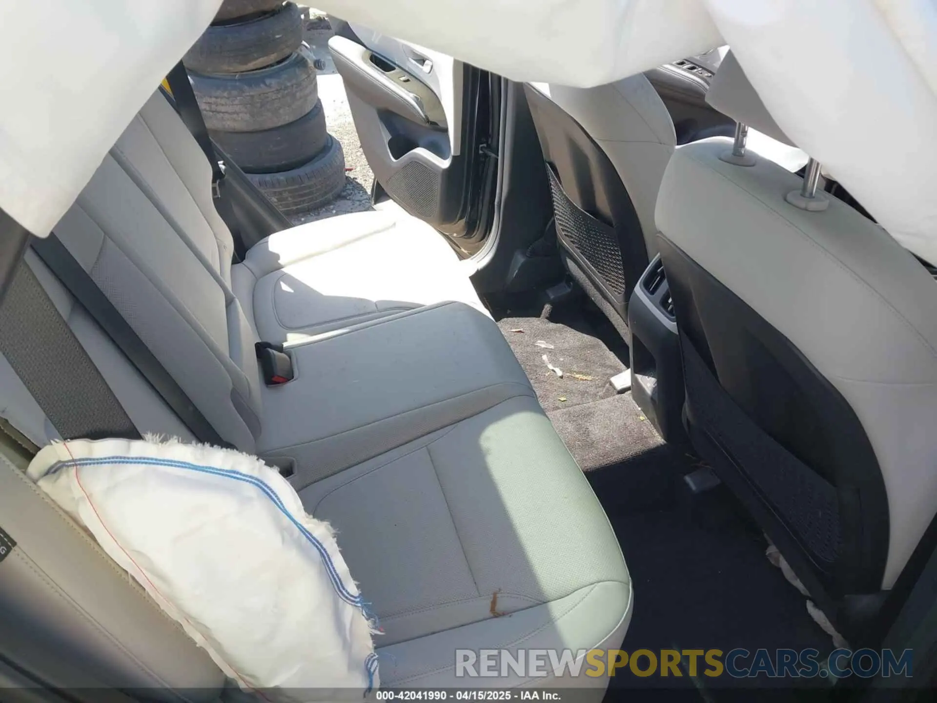 8 Photograph of a damaged car KM8JCCD12RU151794 HYUNDAI TUCSON HYBRID 2024