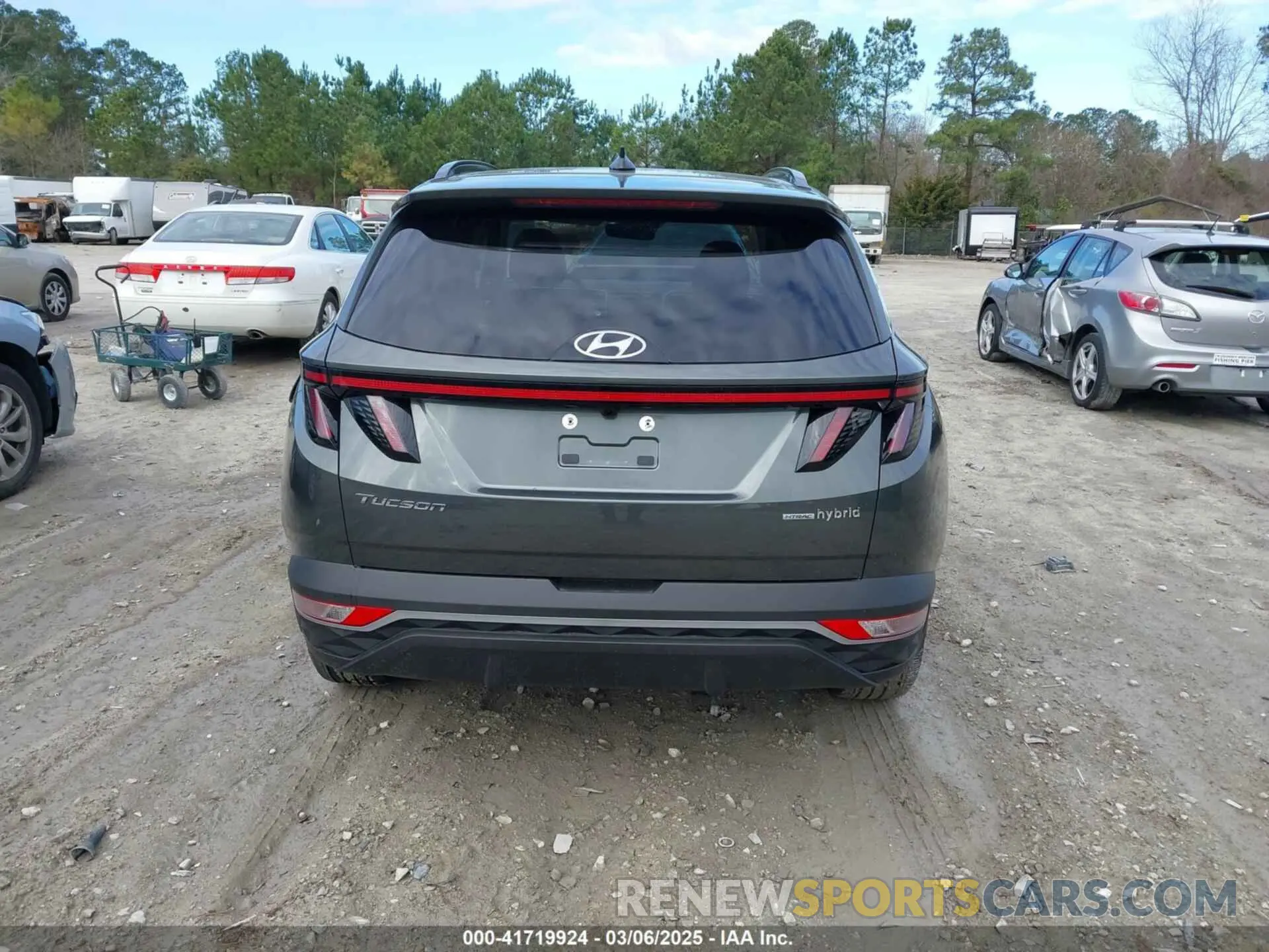 17 Photograph of a damaged car KM8JCCD12RU177361 HYUNDAI TUCSON HYBRID 2024