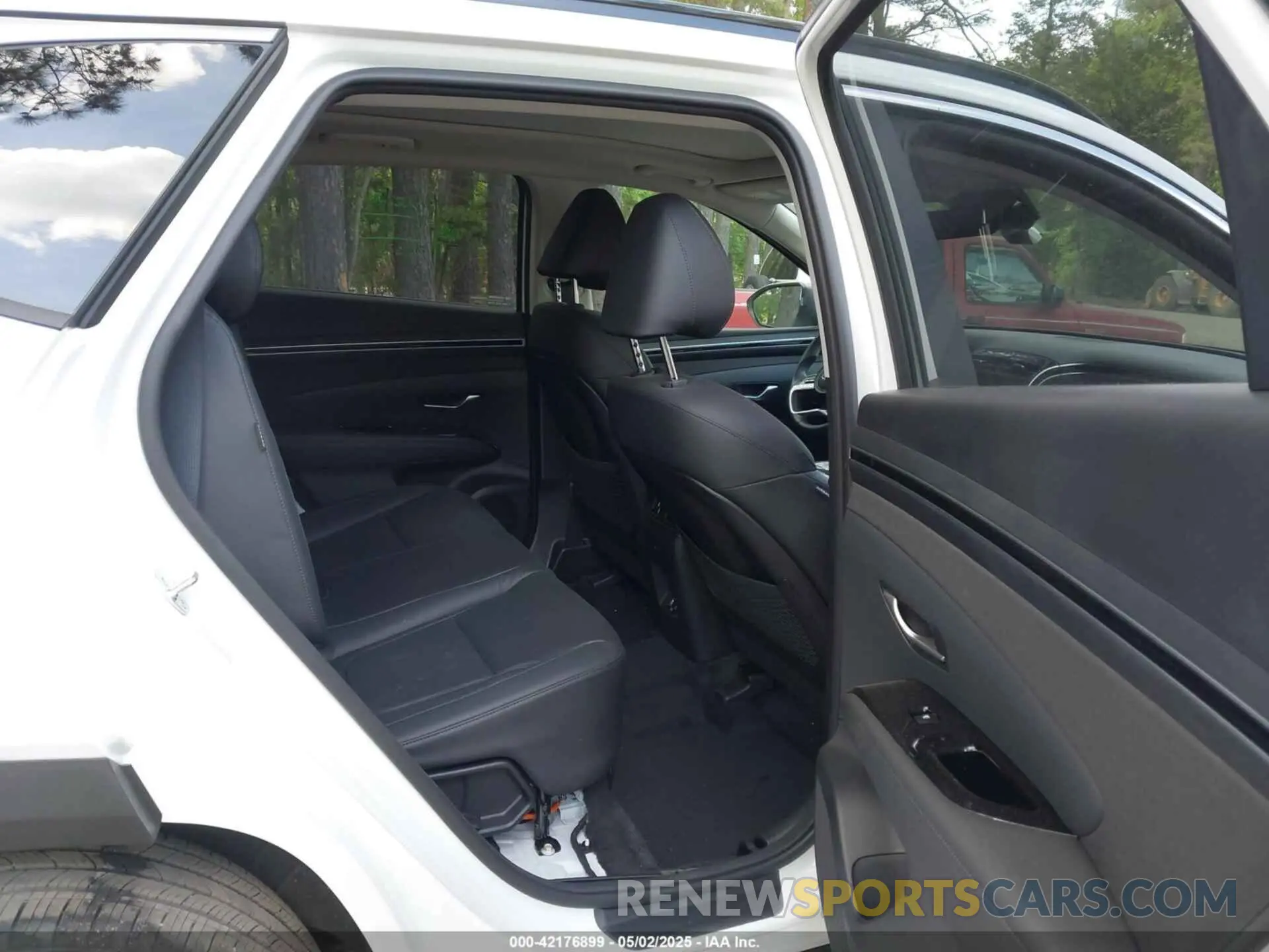 8 Photograph of a damaged car KM8JCCD17RU159017 HYUNDAI TUCSON HYBRID 2024