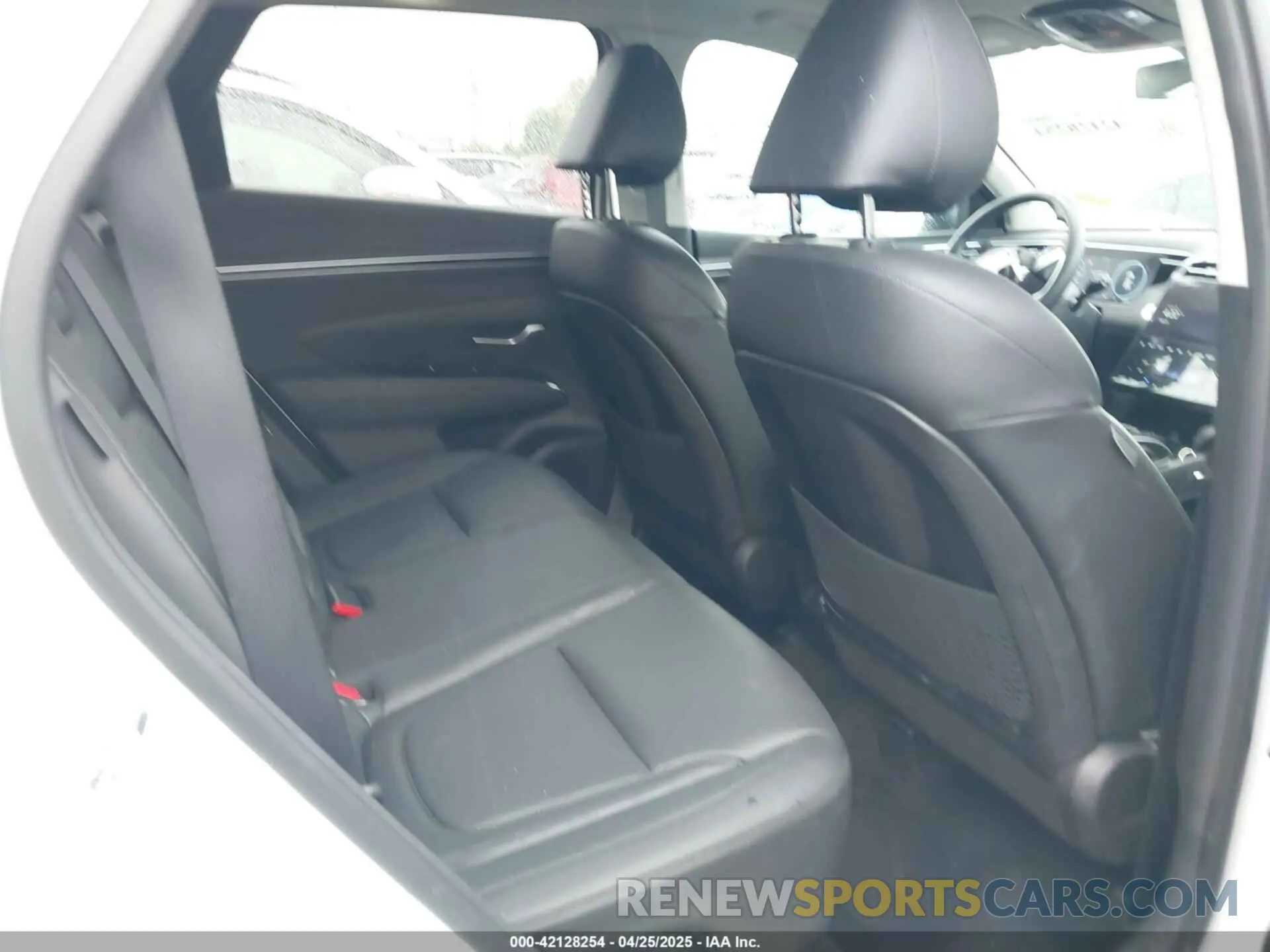 8 Photograph of a damaged car KM8JECD18RU184602 HYUNDAI TUCSON HYBRID 2024