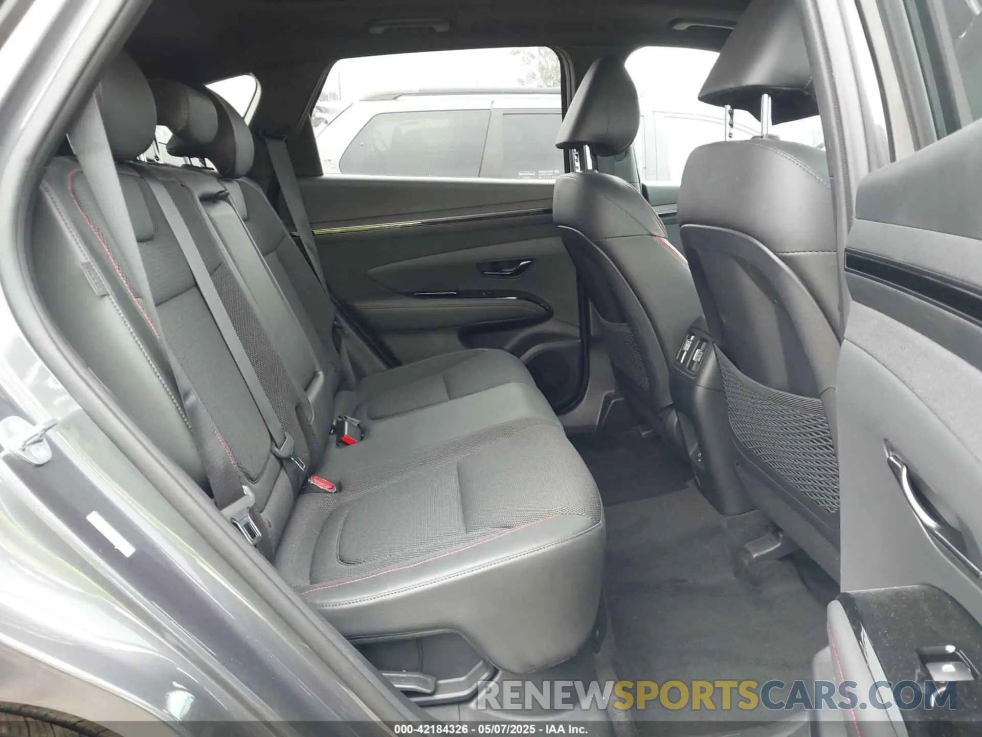 8 Photograph of a damaged car KM8JFCD10RU145581 HYUNDAI TUCSON HYBRID 2024