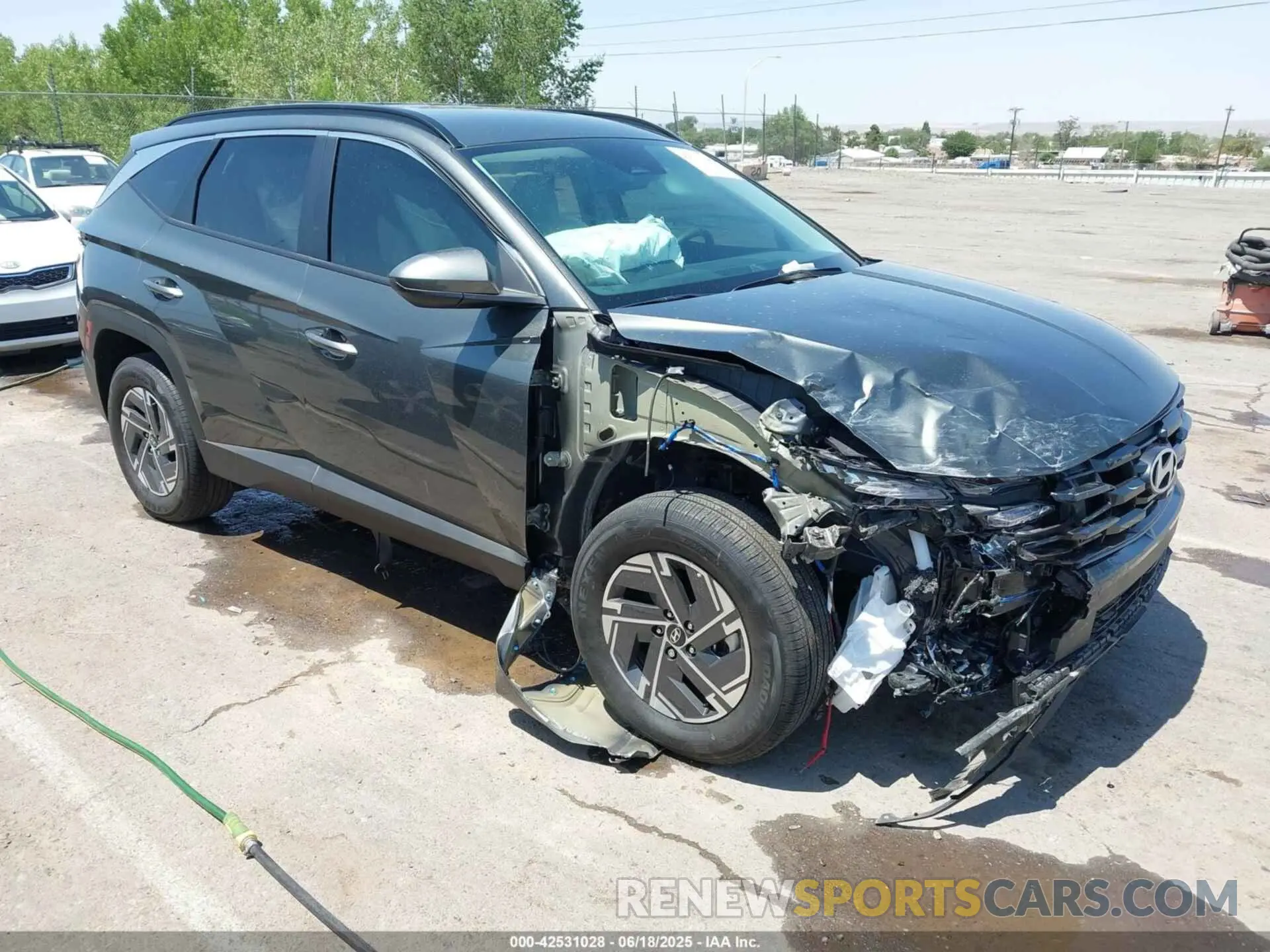 1 Photograph of a damaged car KM8JBDD1XSU273205 HYUNDAI TUCSON HYBRID 2025