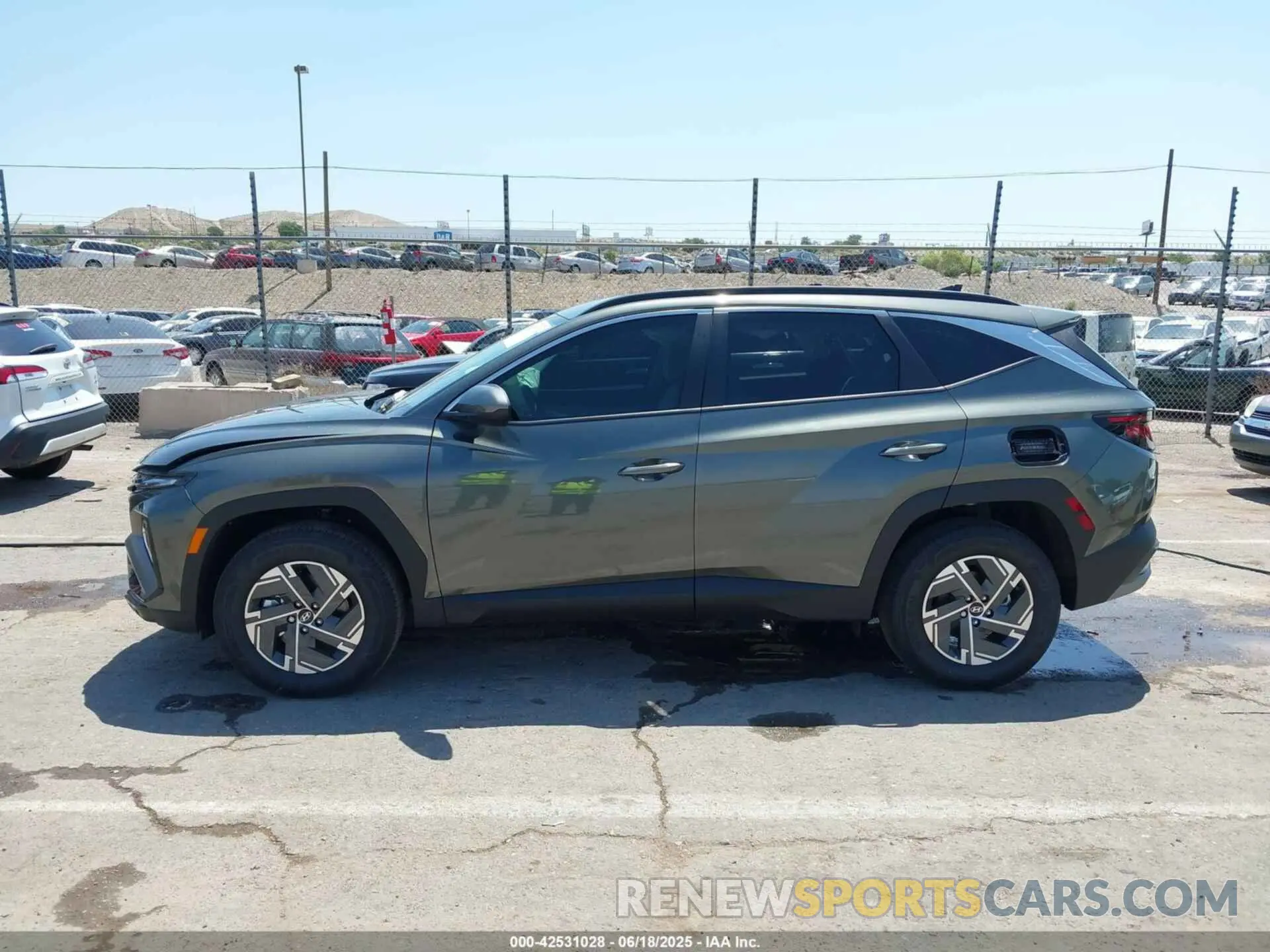 14 Photograph of a damaged car KM8JBDD1XSU273205 HYUNDAI TUCSON HYBRID 2025