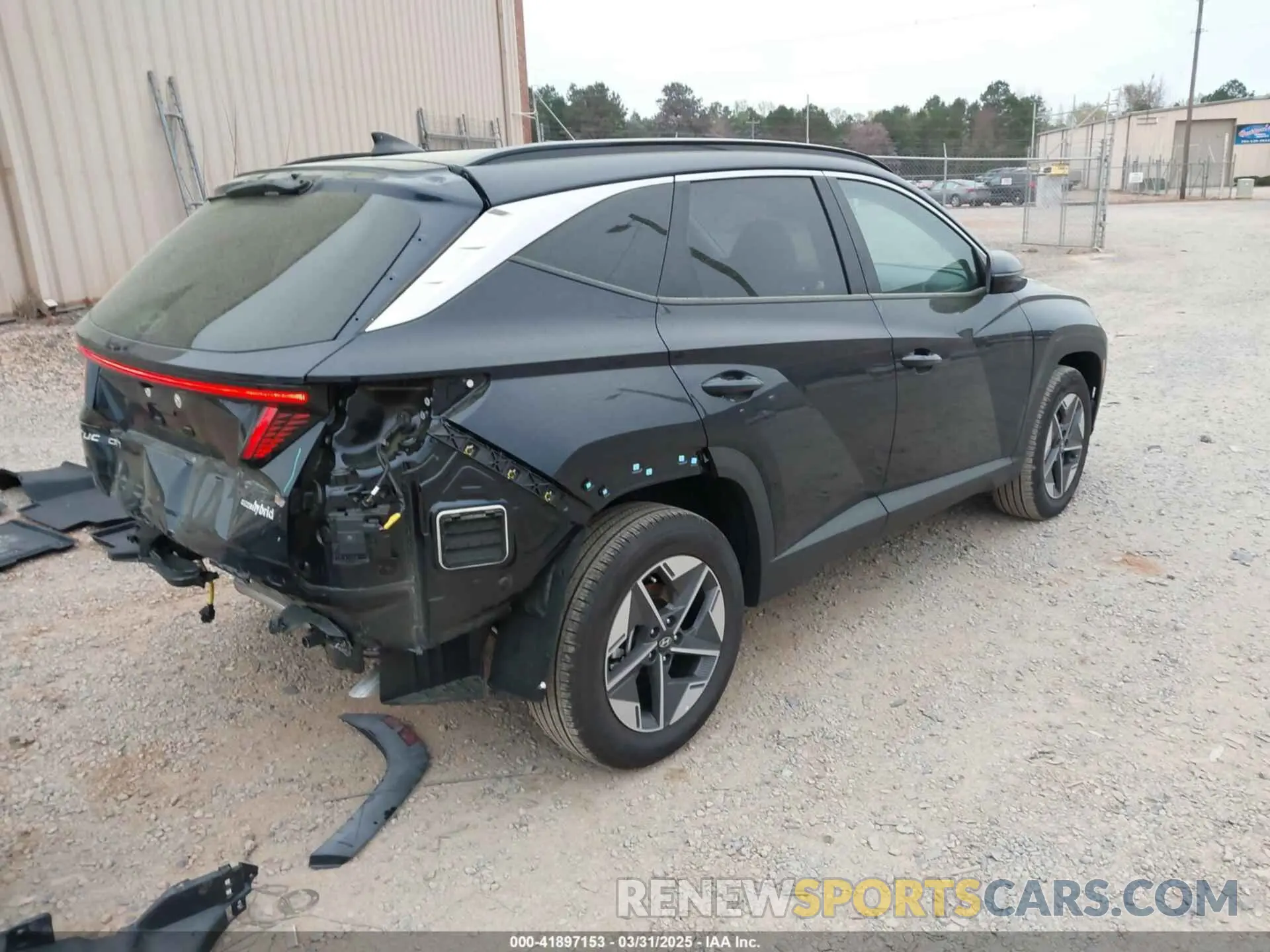 4 Photograph of a damaged car KM8JCDD11SU268598 HYUNDAI TUCSON HYBRID 2025
