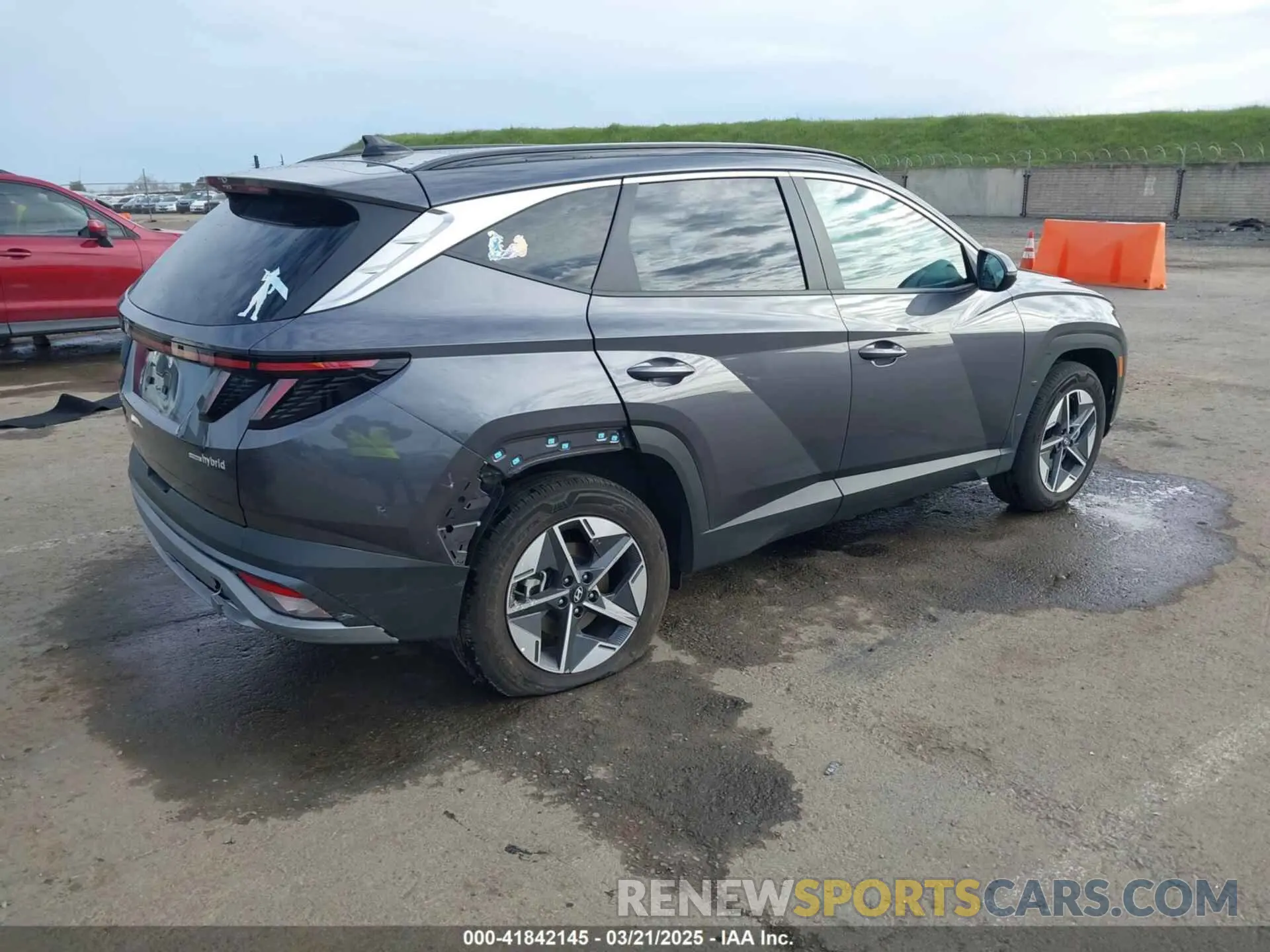 4 Photograph of a damaged car KM8JCDD14SU261256 HYUNDAI TUCSON HYBRID 2025