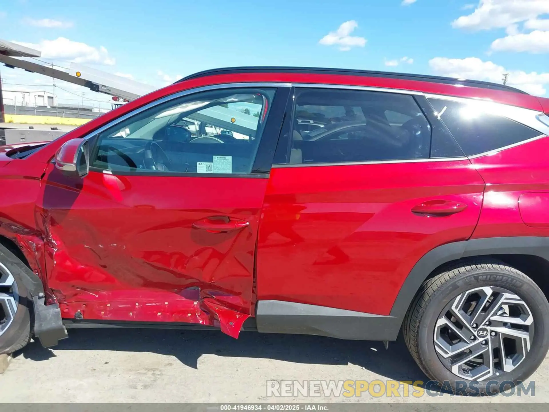 13 Photograph of a damaged car KM8JEDD14SU261574 HYUNDAI TUCSON HYBRID 2025