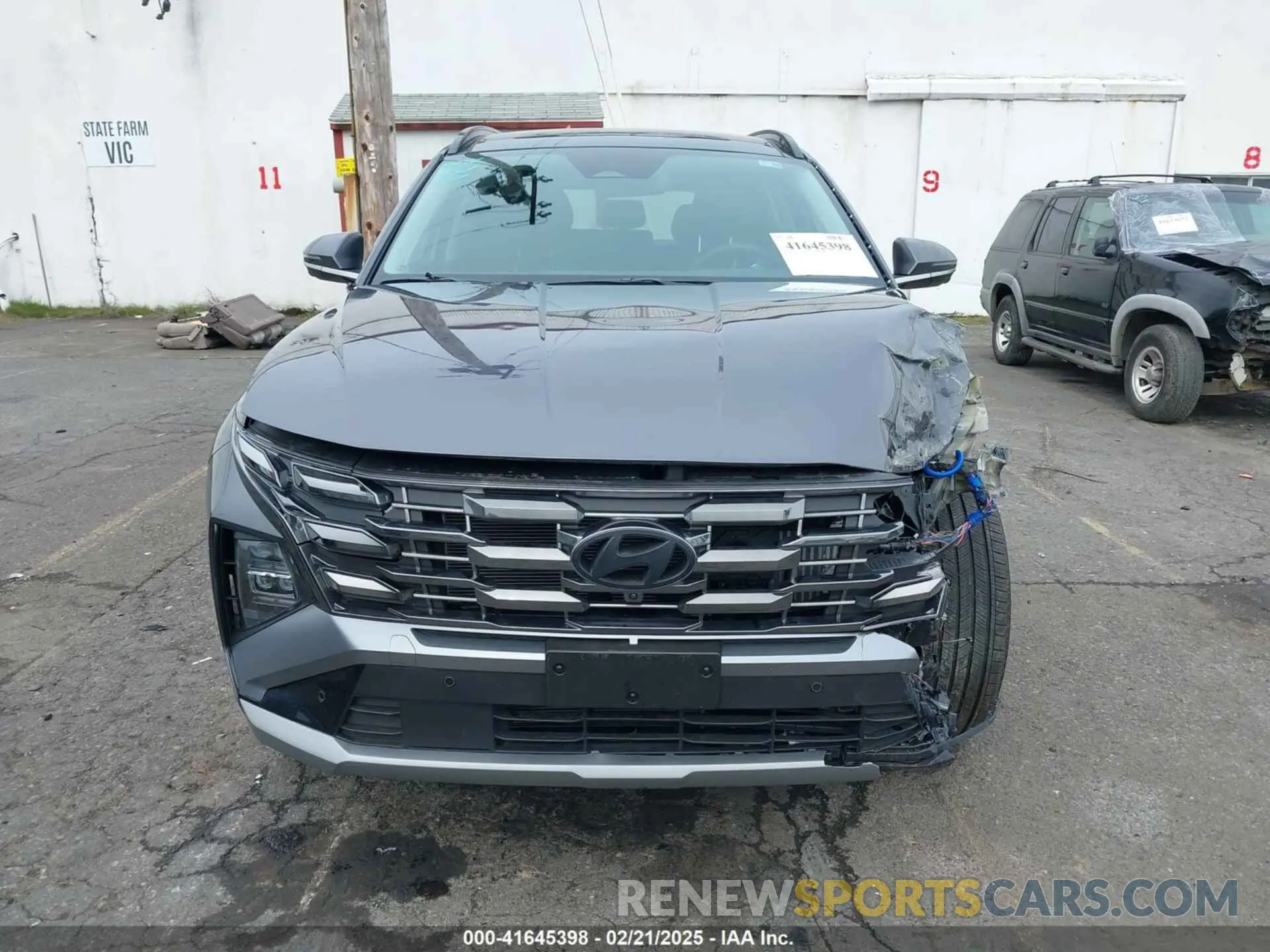 13 Photograph of a damaged car KM8JEDD18SU260671 HYUNDAI TUCSON HYBRID 2025