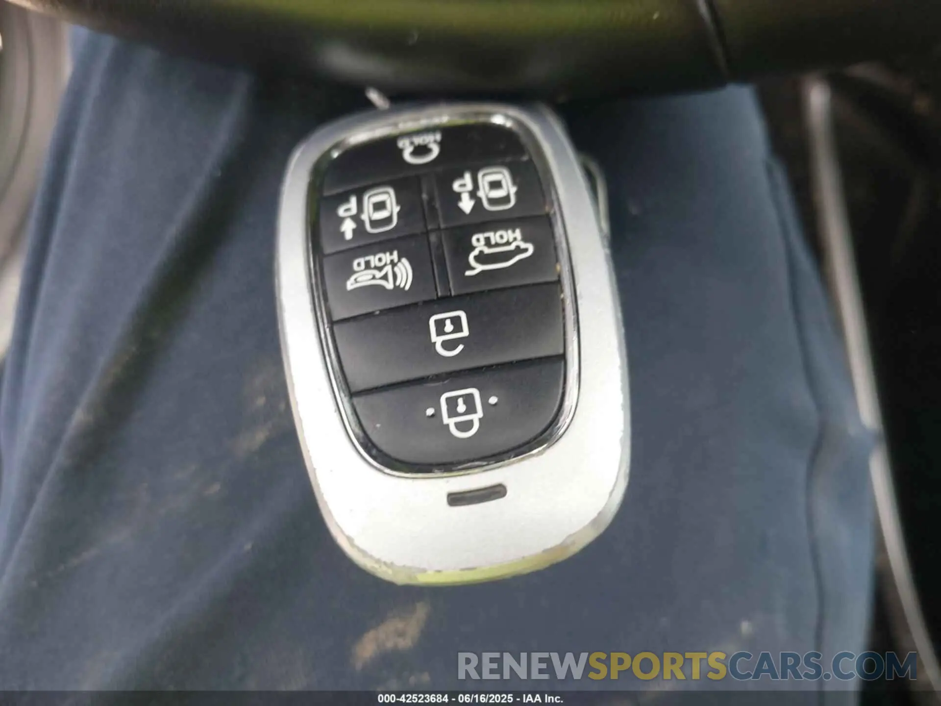 11 Photograph of a damaged car KM8JFDA25NU036630 HYUNDAI TUCSON PLUG-IN HYBRID 2022