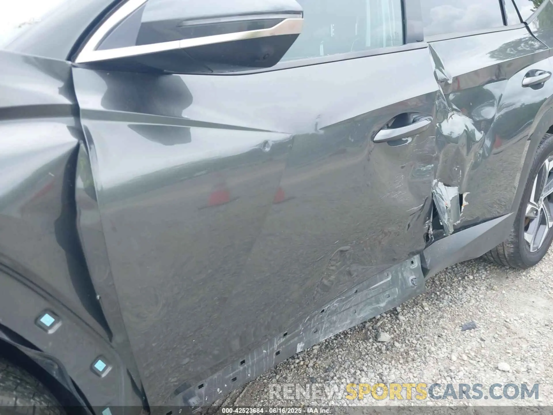 19 Photograph of a damaged car KM8JFDA25NU036630 HYUNDAI TUCSON PLUG-IN HYBRID 2022