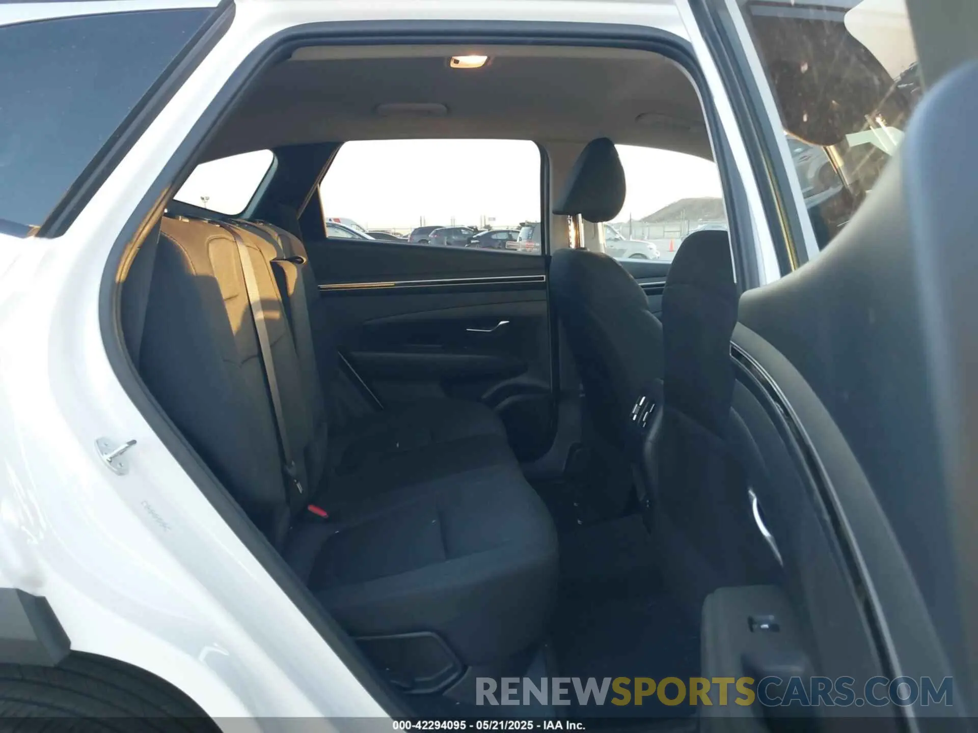 8 Photograph of a damaged car KM8JBDA24PU127385 HYUNDAI TUCSON PLUG-IN HYBRID 2023