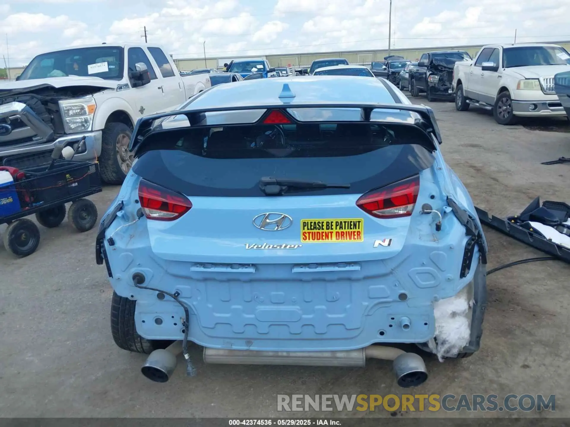 17 Photograph of a damaged car KMHT36AH1KU001466 HYUNDAI VELOSTER 2019