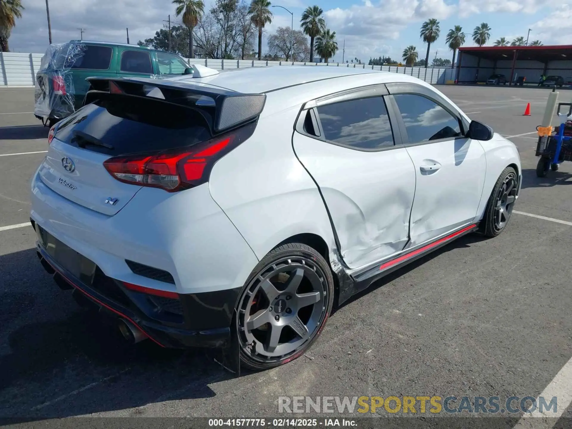 4 Photograph of a damaged car KMHT36AH6KU001916 HYUNDAI VELOSTER 2019