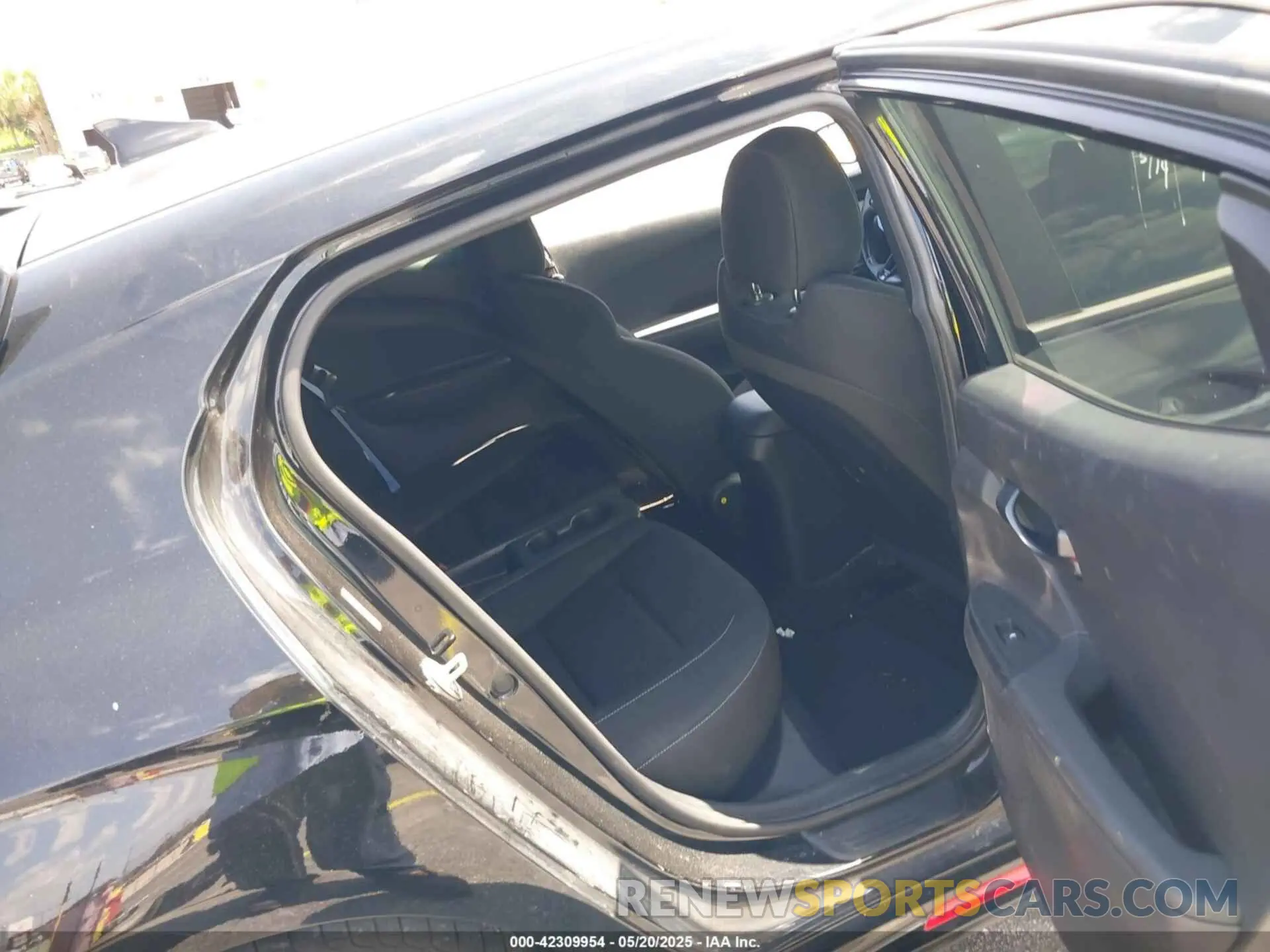 8 Photograph of a damaged car KMHT36AH6KU003049 HYUNDAI VELOSTER 2019