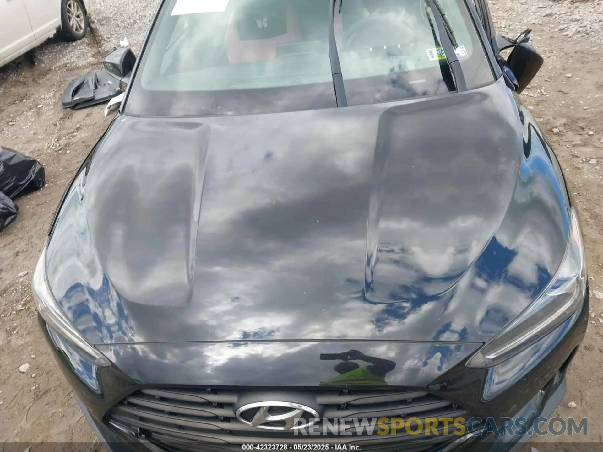 10 Photograph of a damaged car KMHTG6AF0KU006239 HYUNDAI VELOSTER 2019