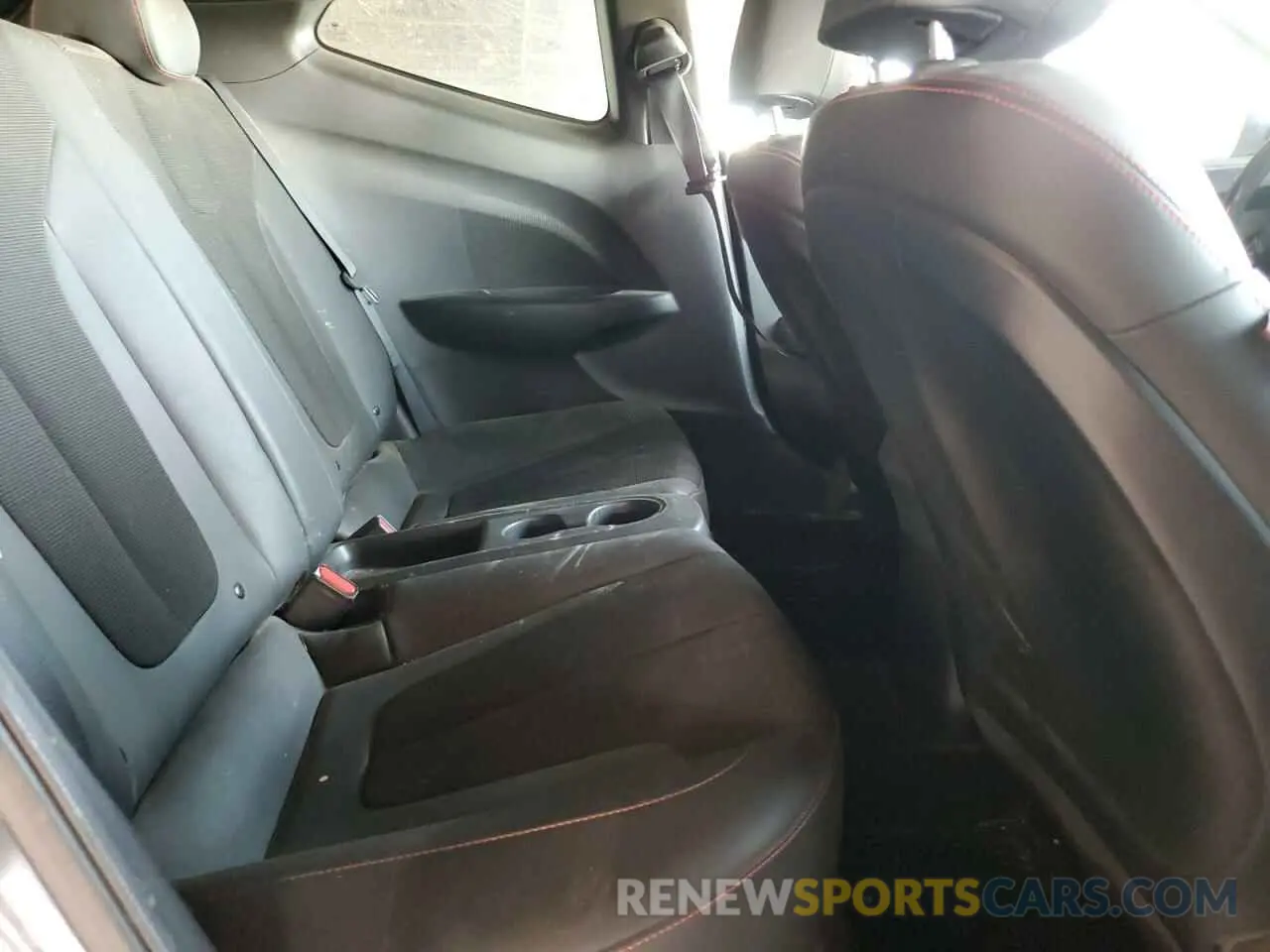 10 Photograph of a damaged car KMHTG6AF0KU015278 HYUNDAI VELOSTER 2019