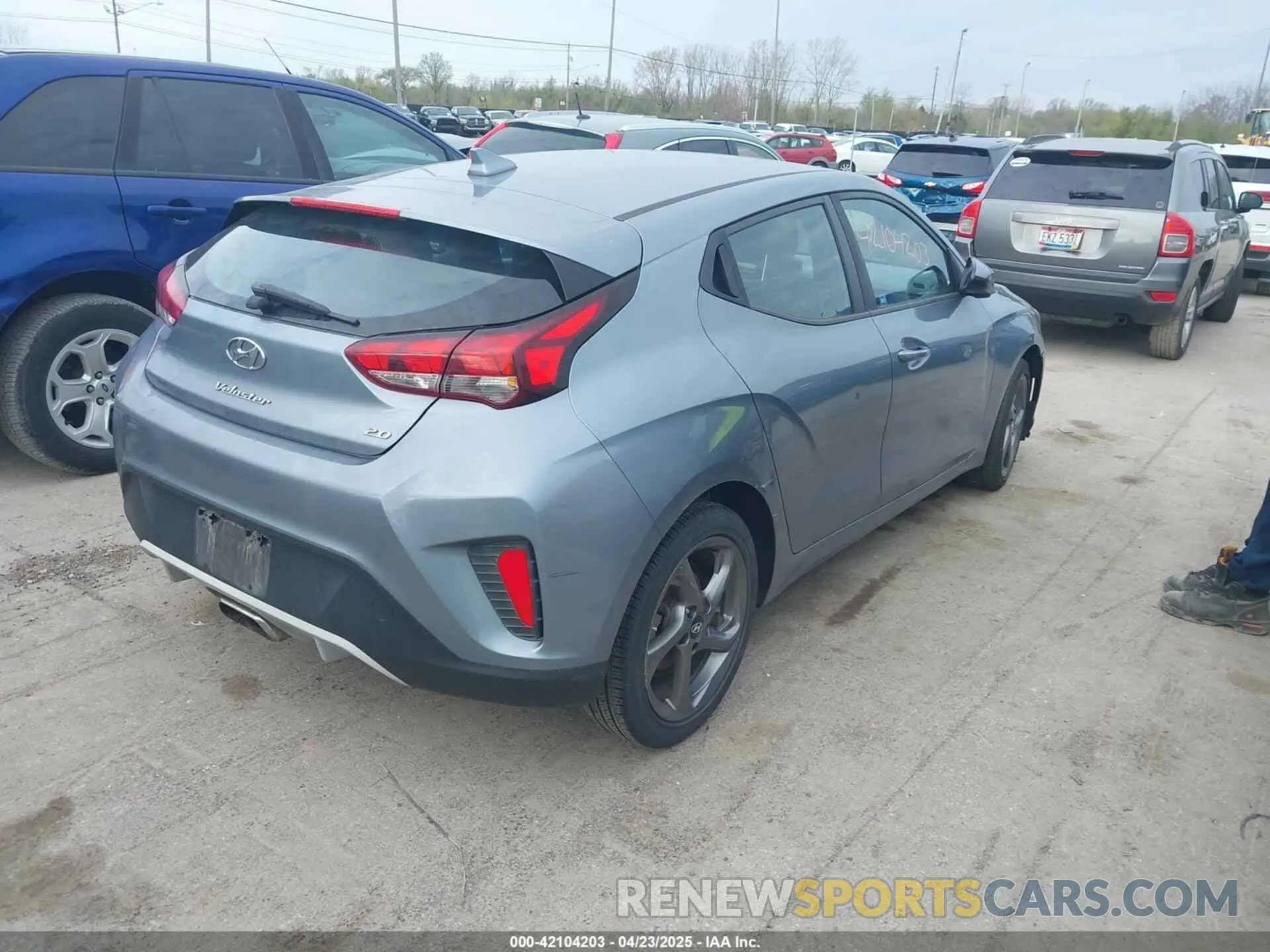 4 Photograph of a damaged car KMHTG6AF0KU017161 HYUNDAI VELOSTER 2019