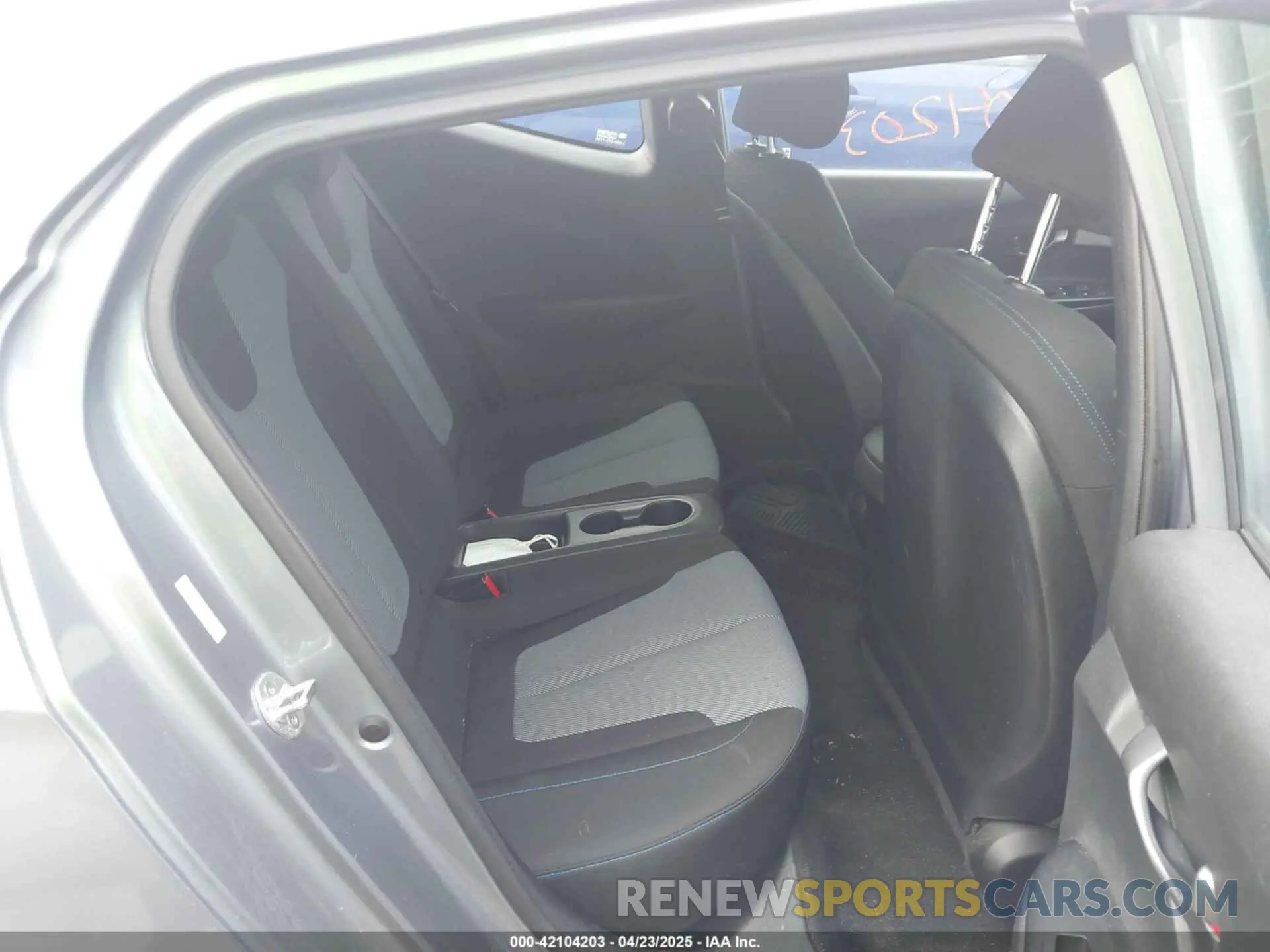 8 Photograph of a damaged car KMHTG6AF0KU017161 HYUNDAI VELOSTER 2019