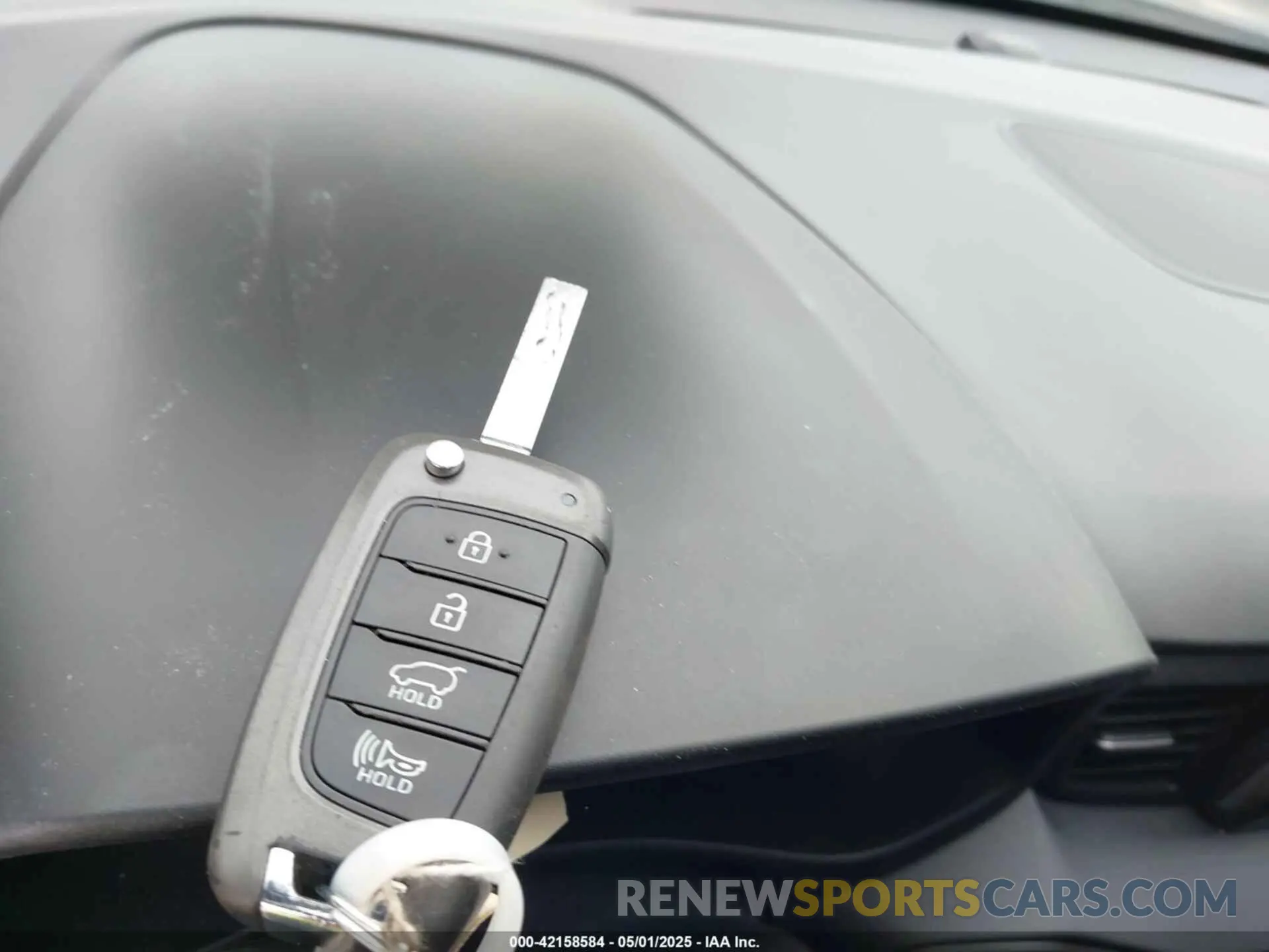 11 Photograph of a damaged car KMHTG6AF4KU010391 HYUNDAI VELOSTER 2019