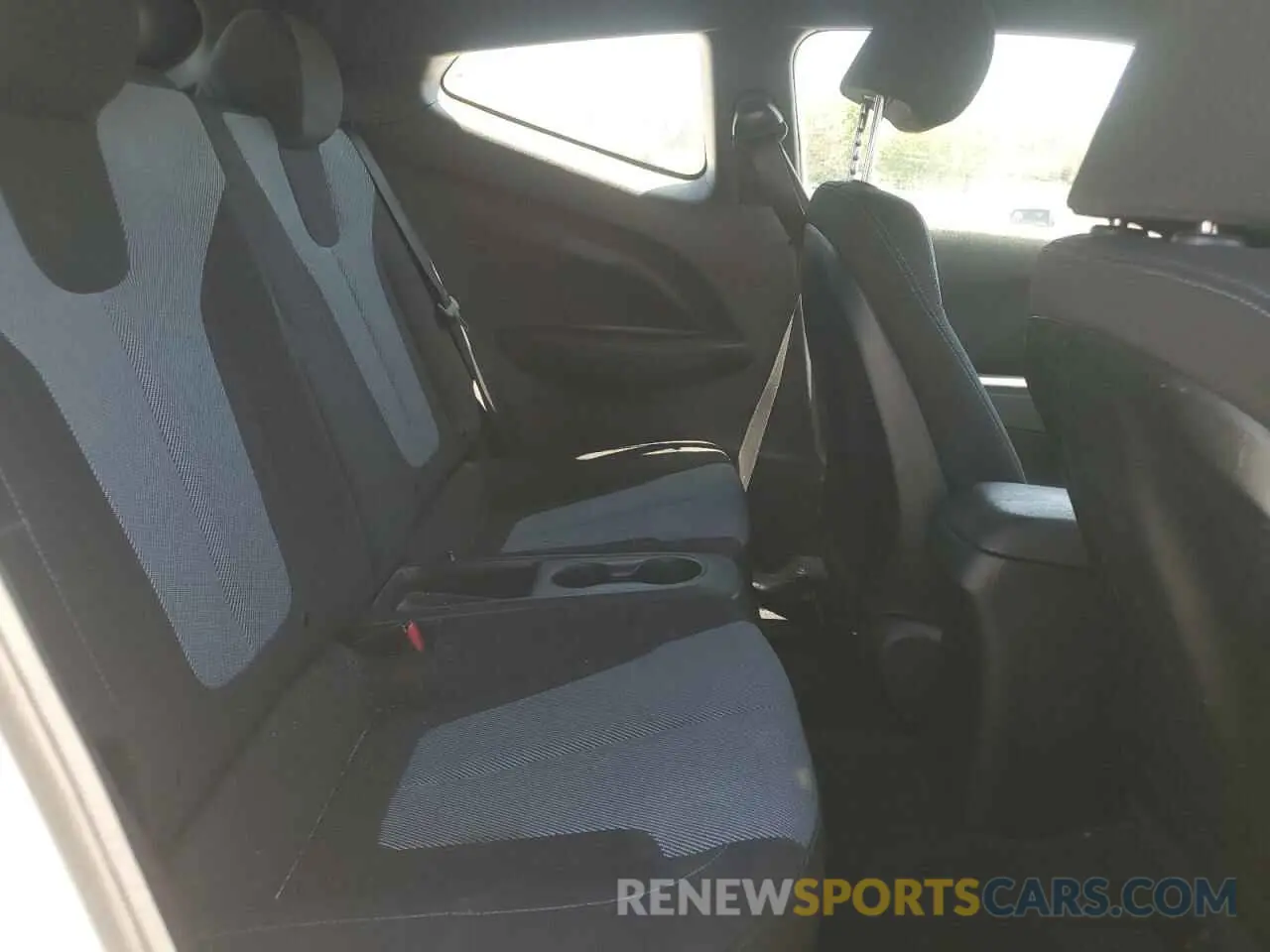 11 Photograph of a damaged car KMHTG6AF4KU013856 HYUNDAI VELOSTER 2019
