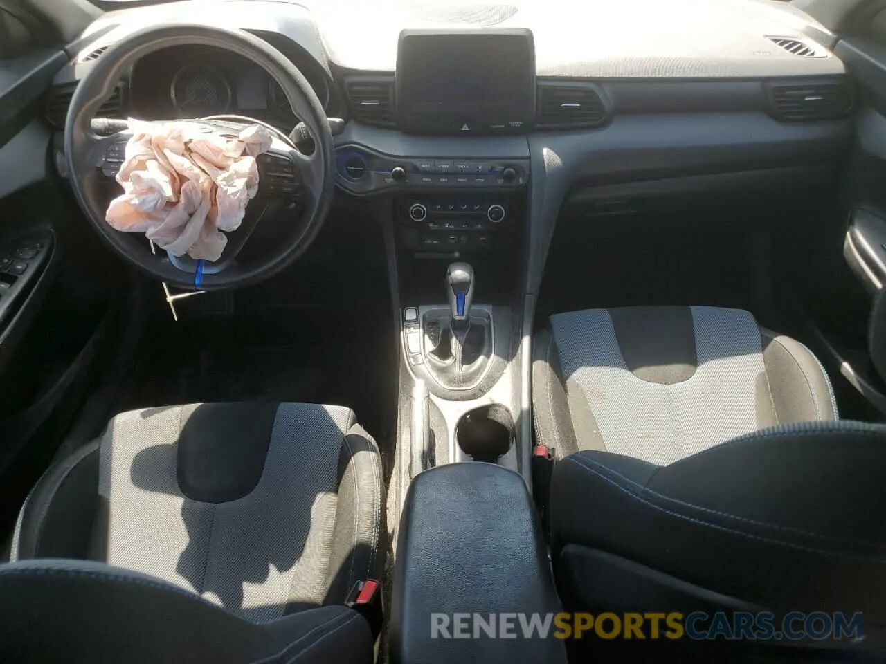 8 Photograph of a damaged car KMHTG6AF4KU013856 HYUNDAI VELOSTER 2019