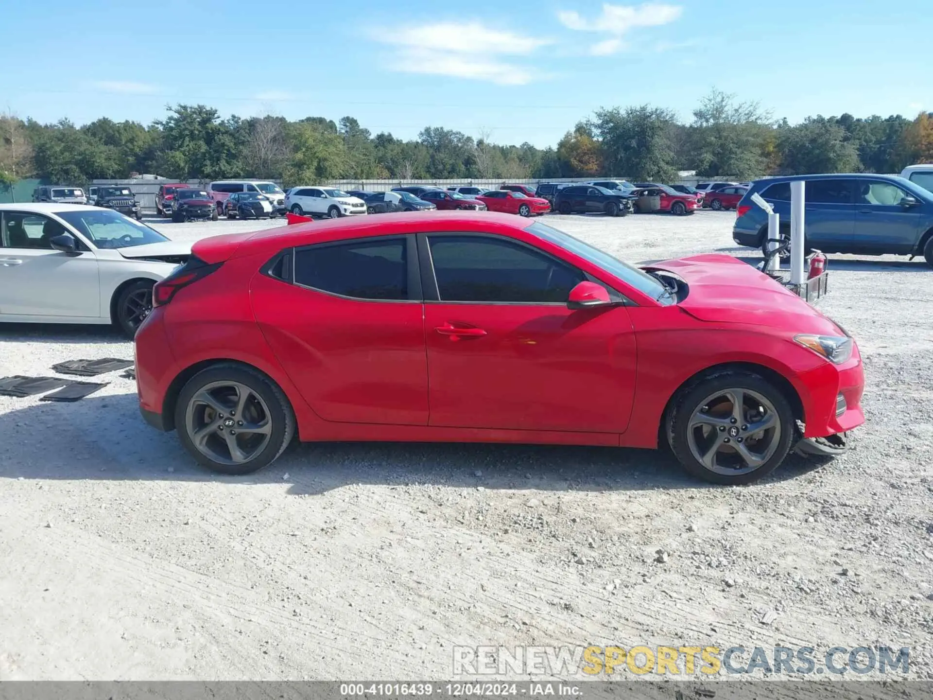 12 Photograph of a damaged car KMHTG6AF4KU016305 HYUNDAI VELOSTER 2019