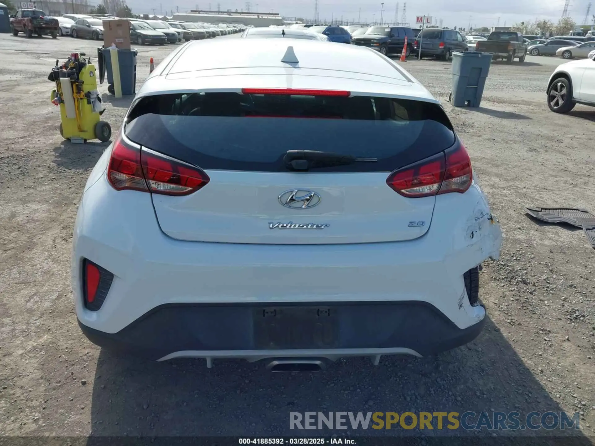 17 Photograph of a damaged car KMHTG6AF4KU019642 HYUNDAI VELOSTER 2019