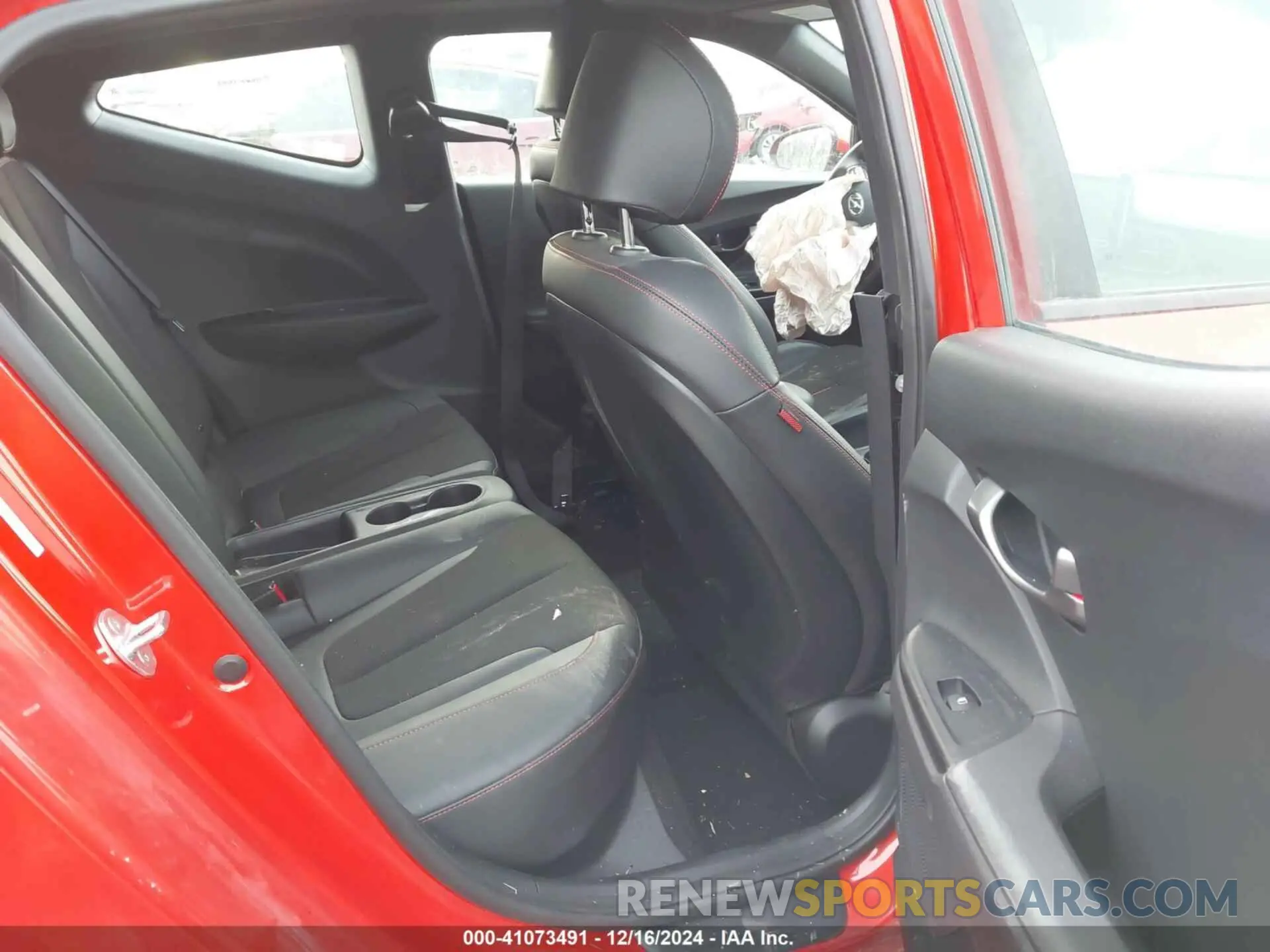 8 Photograph of a damaged car KMHTG6AF6KU005046 HYUNDAI VELOSTER 2019