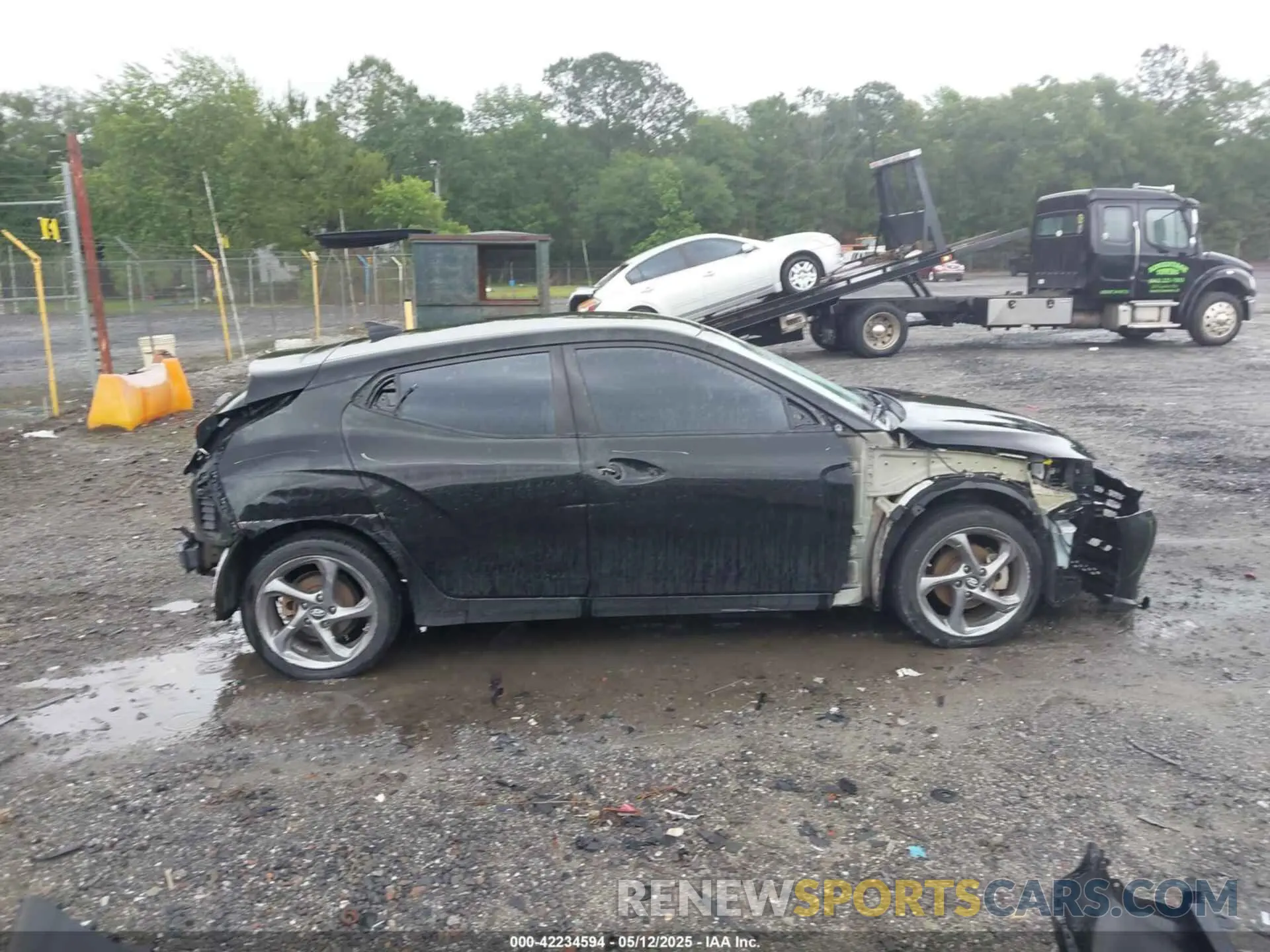 14 Photograph of a damaged car KMHTG6AF7KU003810 HYUNDAI VELOSTER 2019