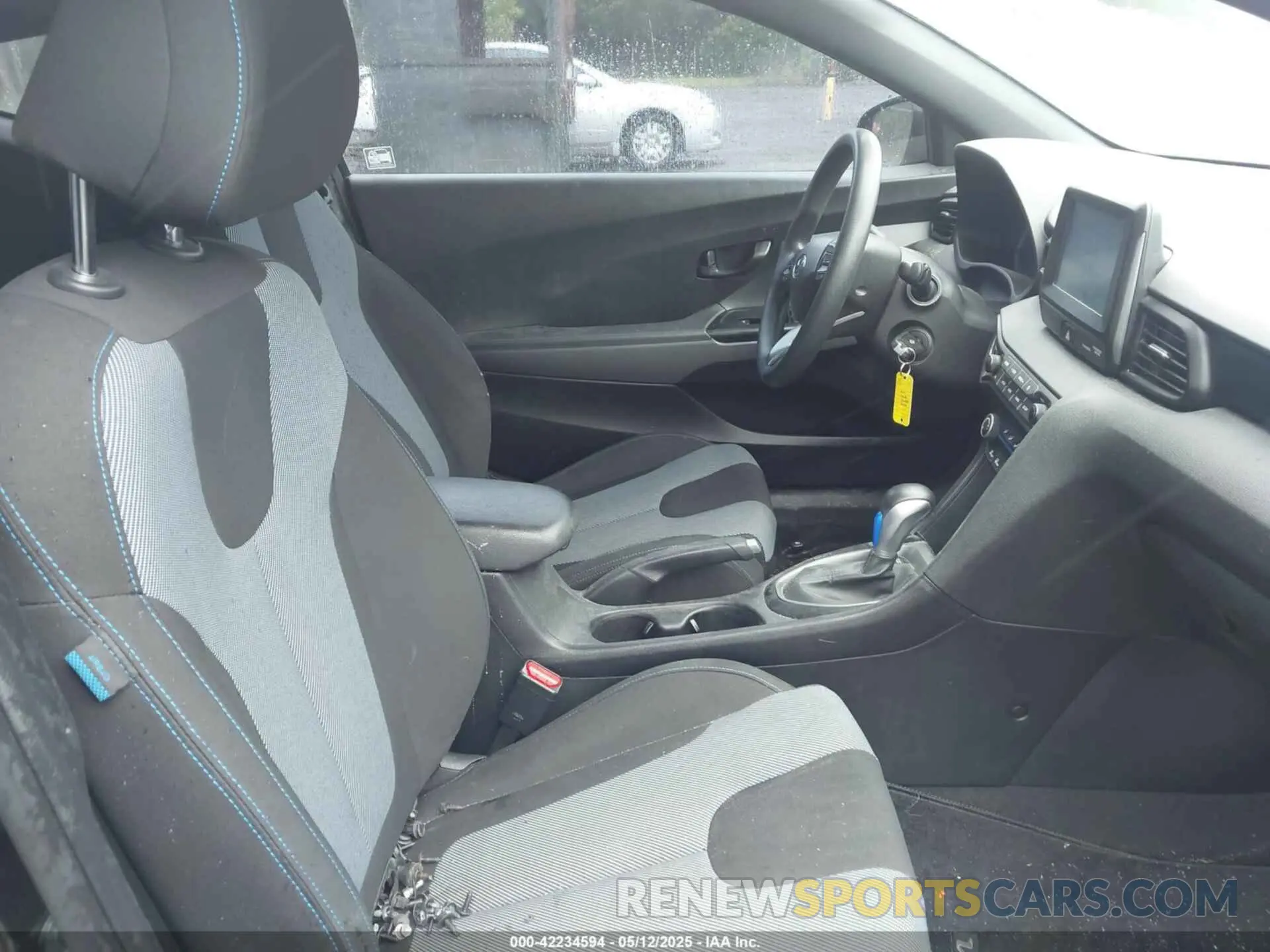 5 Photograph of a damaged car KMHTG6AF7KU003810 HYUNDAI VELOSTER 2019