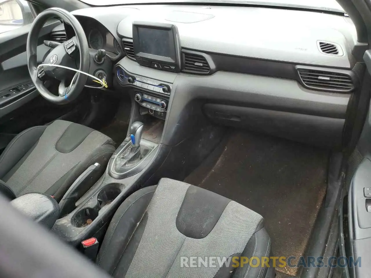 8 Photograph of a damaged car KMHTG6AF8KU017005 HYUNDAI VELOSTER 2019