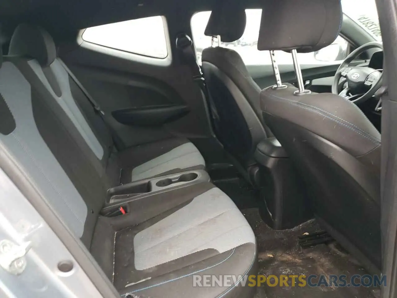 10 Photograph of a damaged car KMHTG6AF8KU017103 HYUNDAI VELOSTER 2019
