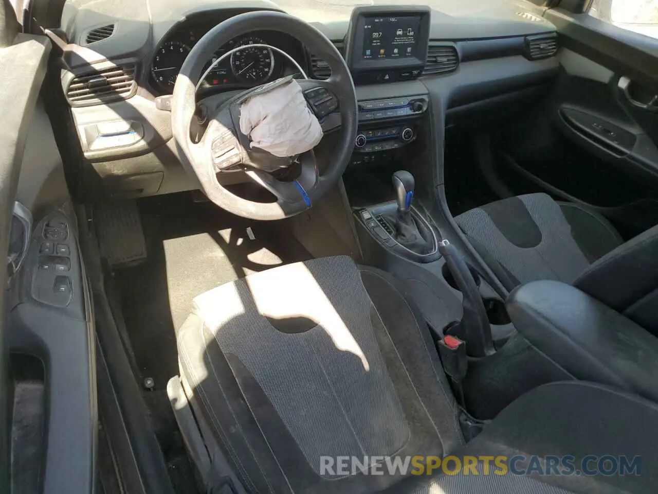 8 Photograph of a damaged car KMHTG6AF8KU019899 HYUNDAI VELOSTER 2019