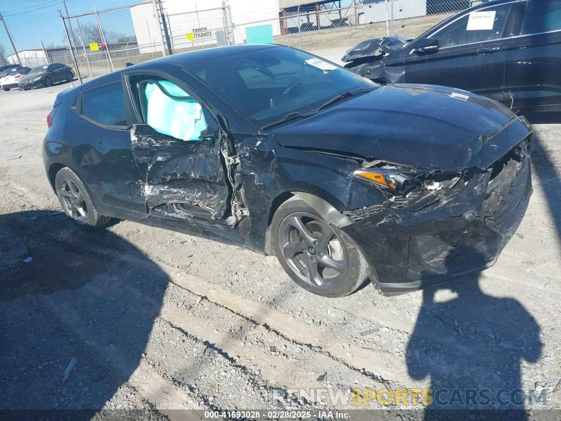 1 Photograph of a damaged car KMHTG6AF9KU003825 HYUNDAI VELOSTER 2019