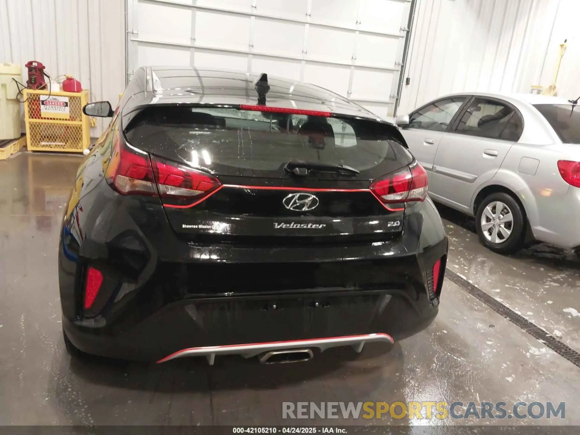 16 Photograph of a damaged car KMHTG6AFXKU011920 HYUNDAI VELOSTER 2019