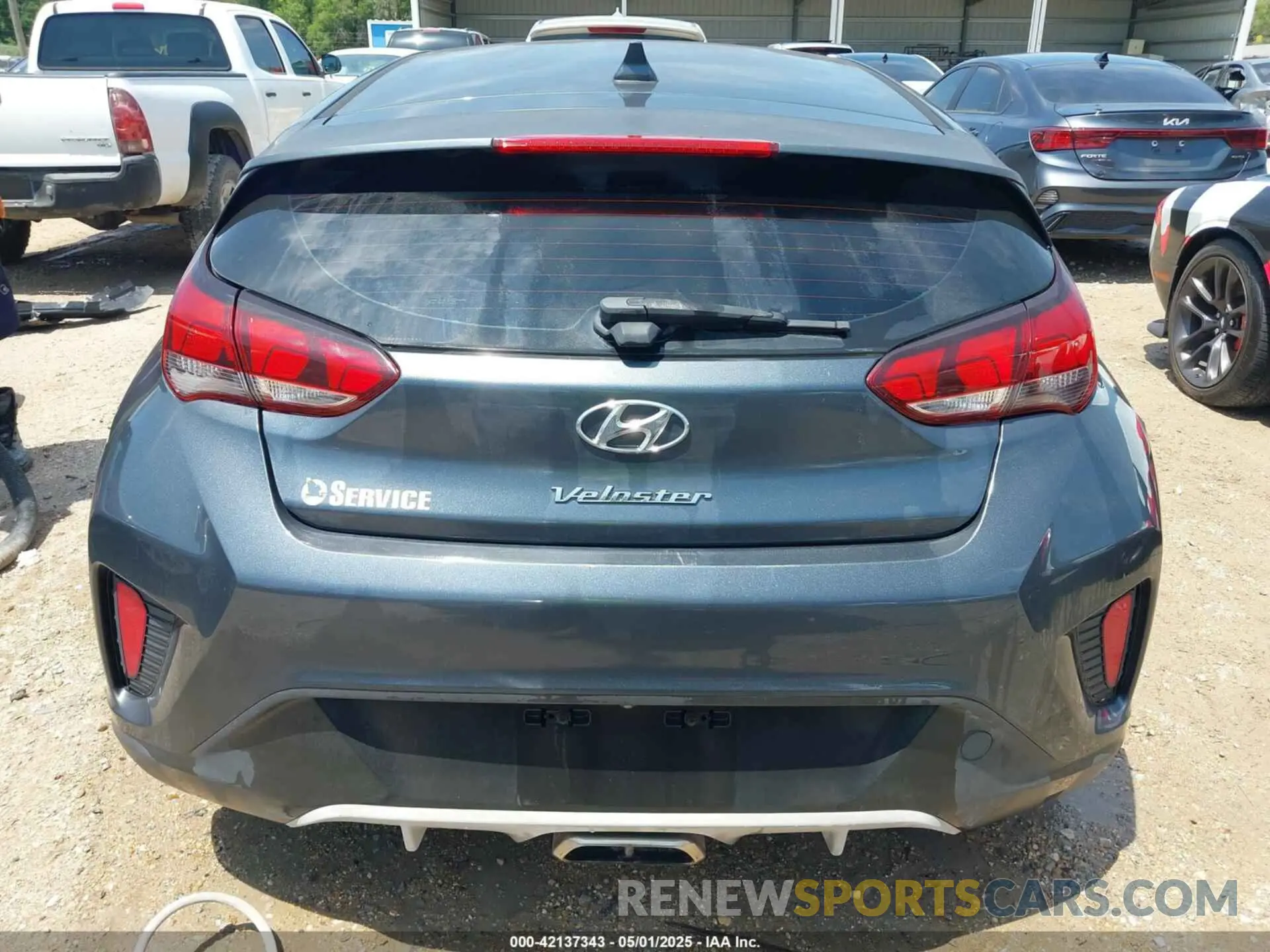 16 Photograph of a damaged car KMHTG6AFXKU016745 HYUNDAI VELOSTER 2019