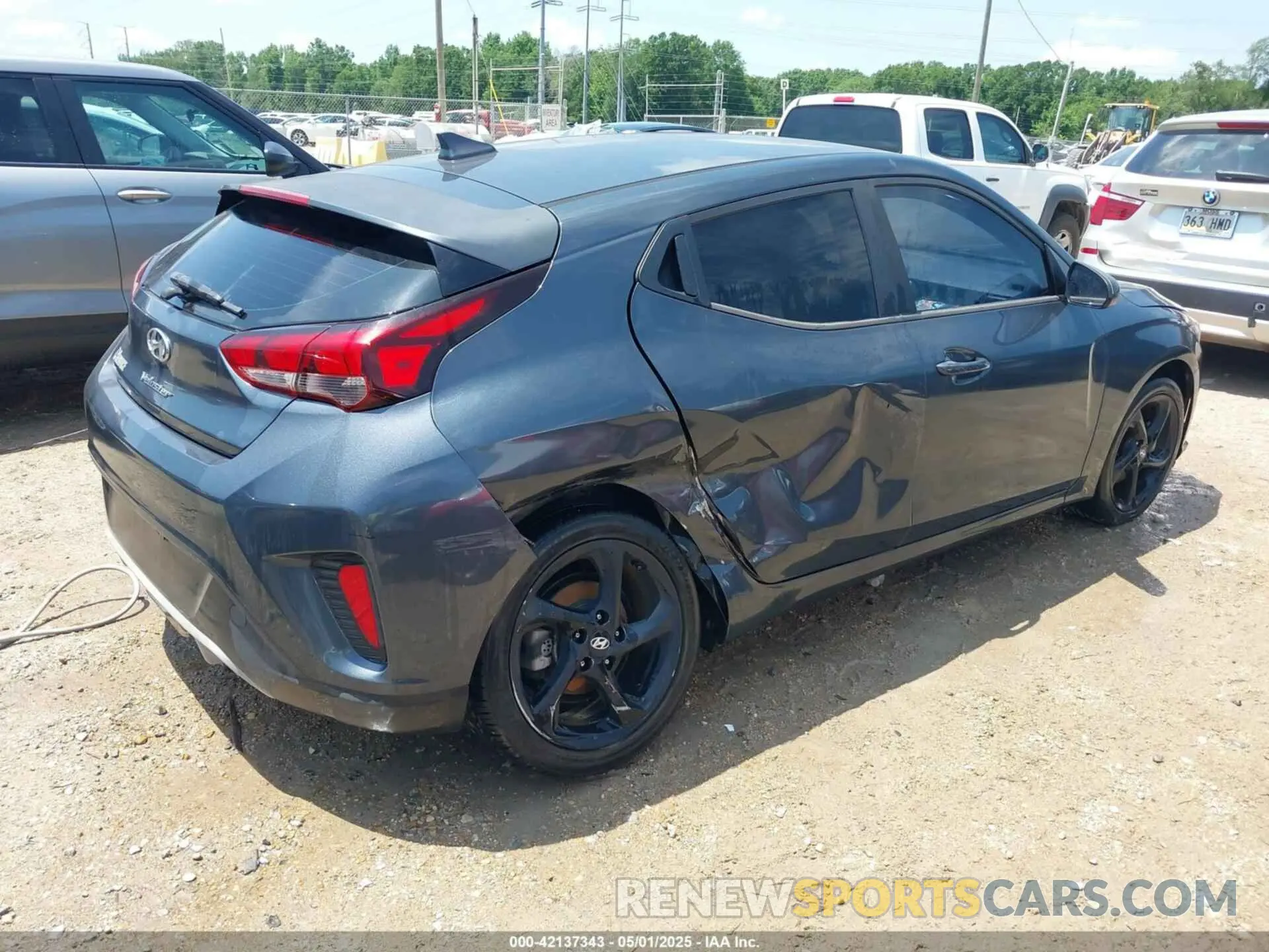 4 Photograph of a damaged car KMHTG6AFXKU016745 HYUNDAI VELOSTER 2019