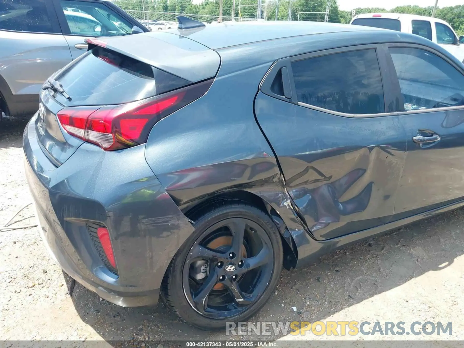 6 Photograph of a damaged car KMHTG6AFXKU016745 HYUNDAI VELOSTER 2019