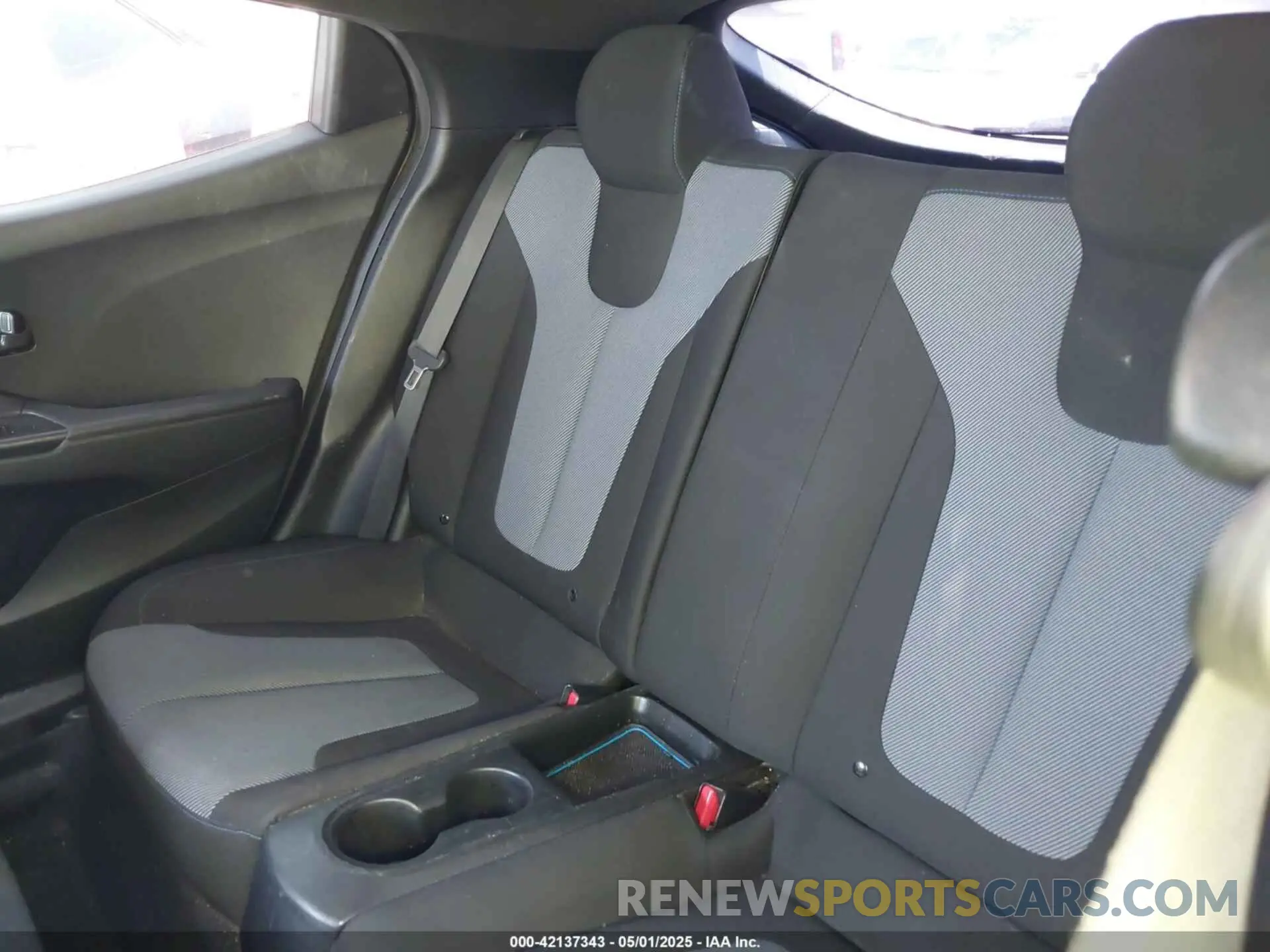 8 Photograph of a damaged car KMHTG6AFXKU016745 HYUNDAI VELOSTER 2019