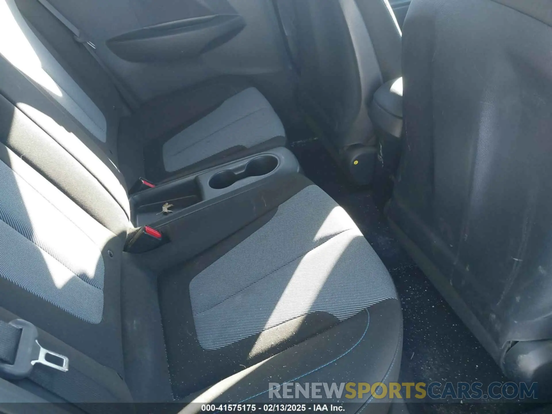 8 Photograph of a damaged car KMHTG6AFXKU018415 HYUNDAI VELOSTER 2019