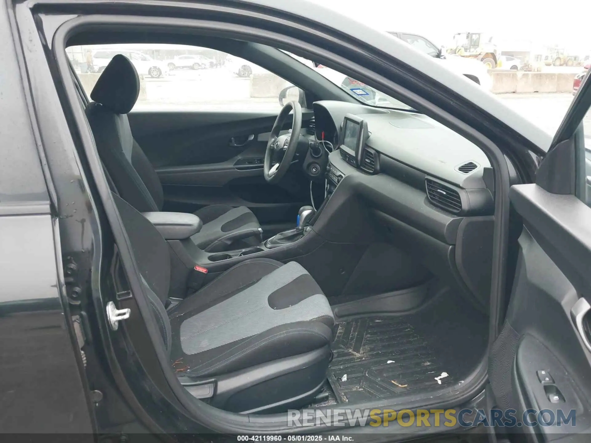 5 Photograph of a damaged car KMHTG6AFXKU019550 HYUNDAI VELOSTER 2019