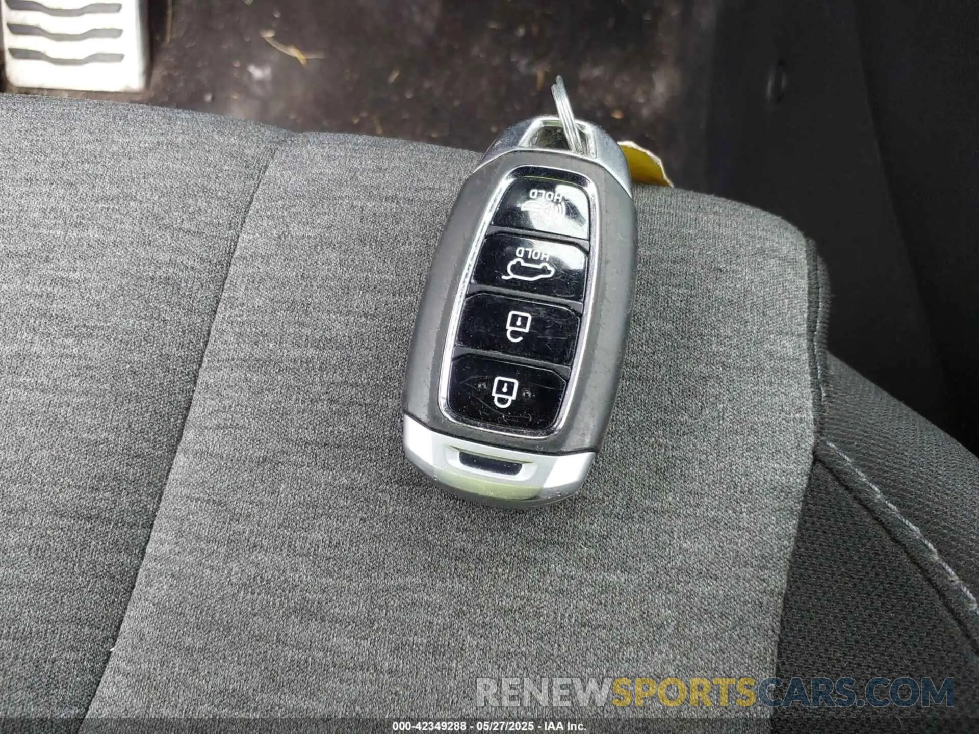11 Photograph of a damaged car KMHTH6AB0KU008440 HYUNDAI VELOSTER 2019