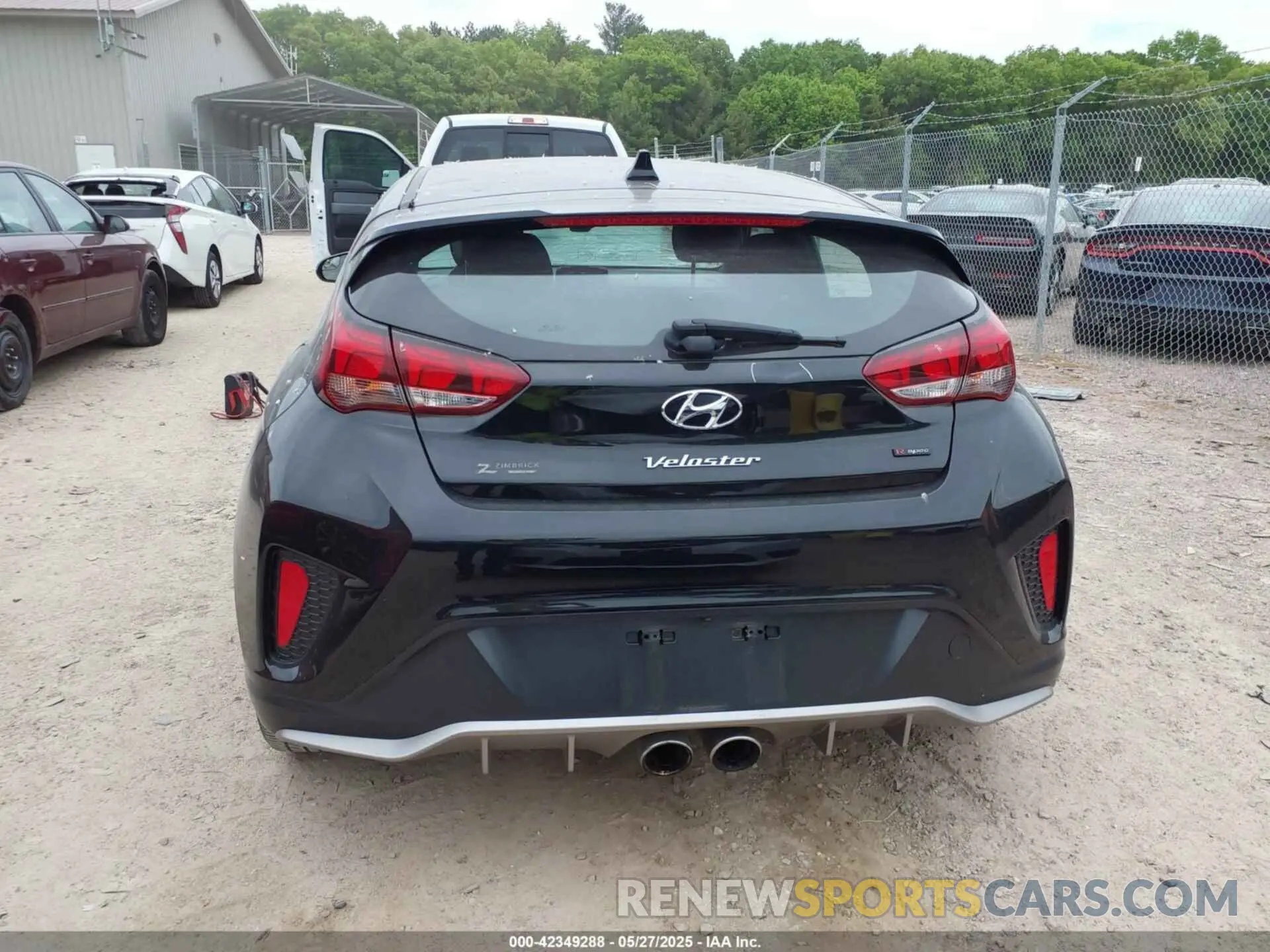 16 Photograph of a damaged car KMHTH6AB0KU008440 HYUNDAI VELOSTER 2019