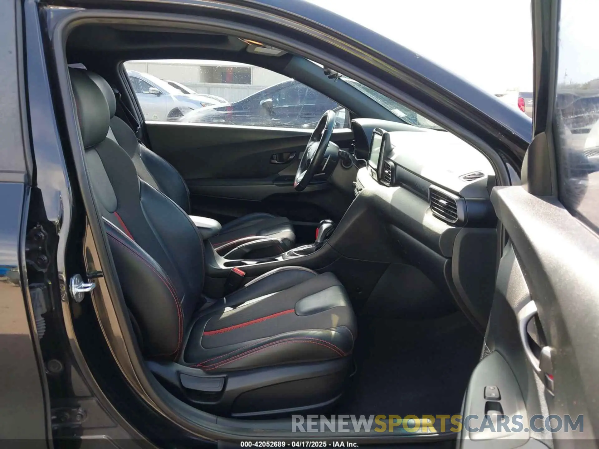 5 Photograph of a damaged car KMHTH6AB1KU006986 HYUNDAI VELOSTER 2019