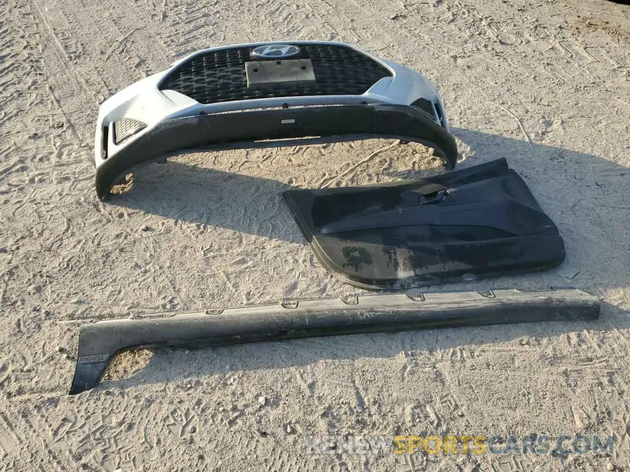 12 Photograph of a damaged car KMHTH6AB4KU009686 HYUNDAI VELOSTER 2019