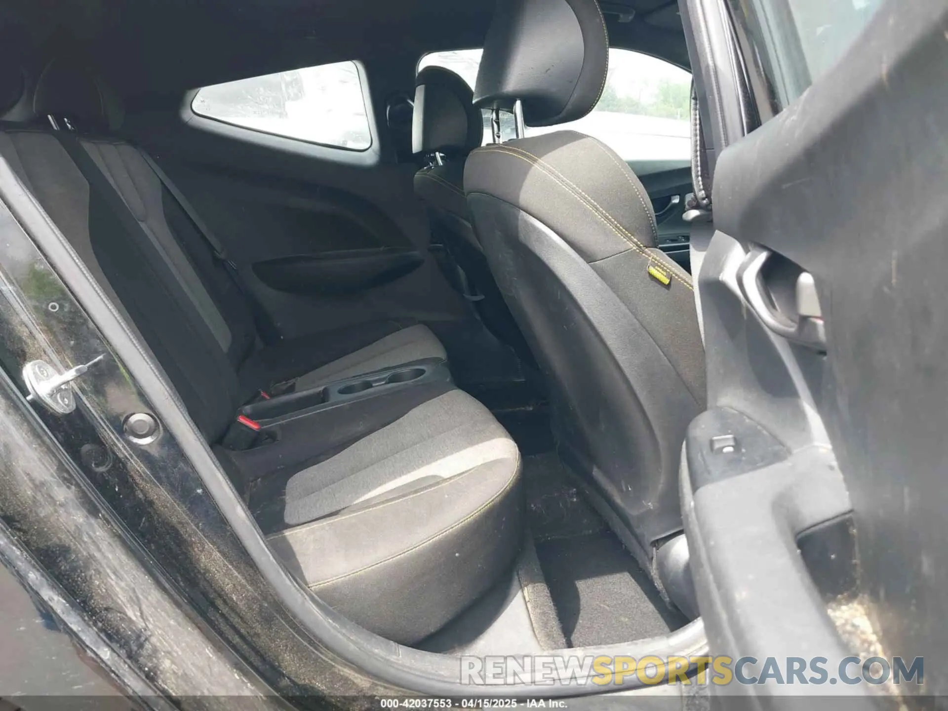 8 Photograph of a damaged car KMHTH6AB4KU011518 HYUNDAI VELOSTER 2019