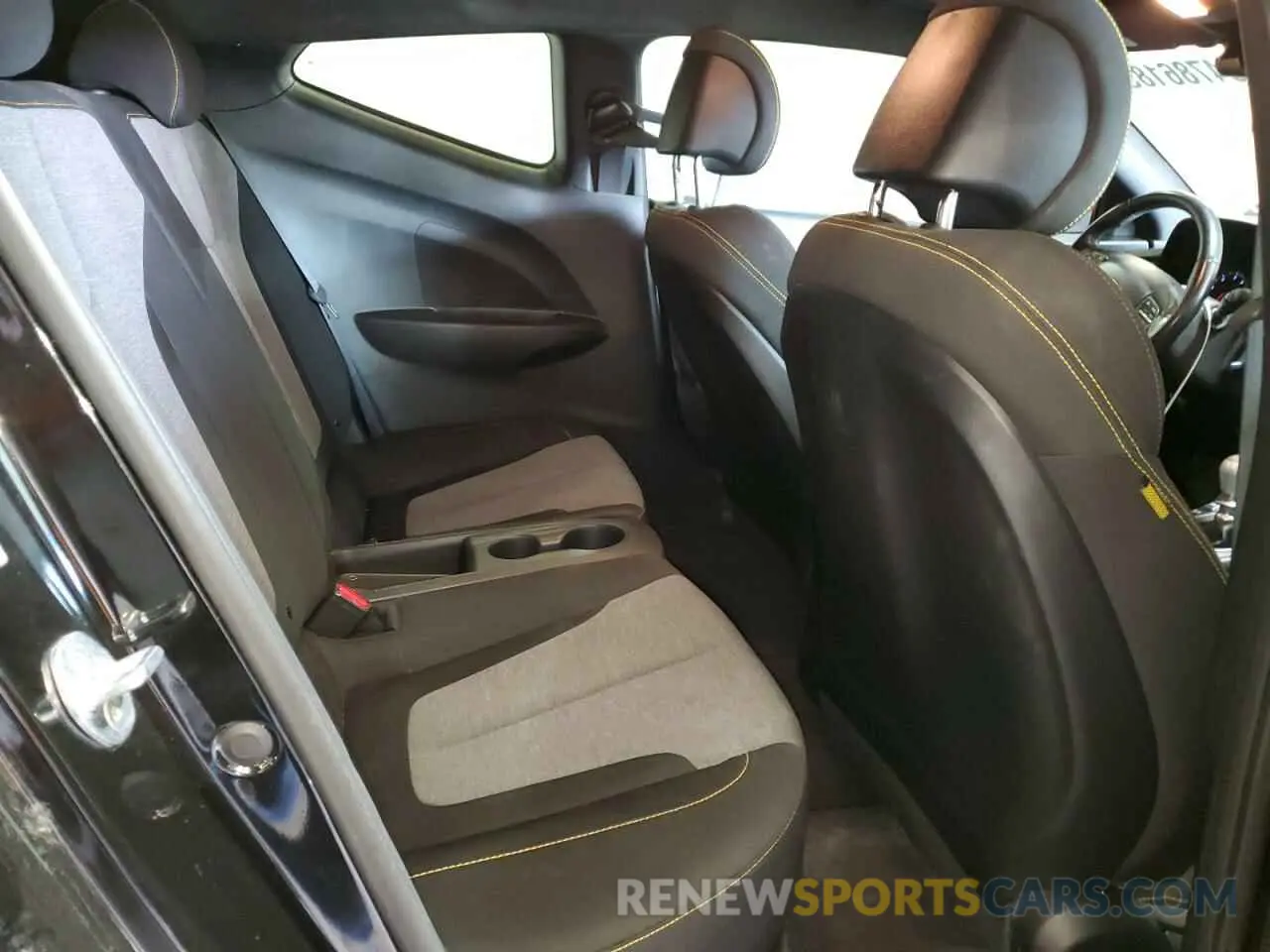 10 Photograph of a damaged car KMHTH6AB5KU005520 HYUNDAI VELOSTER 2019
